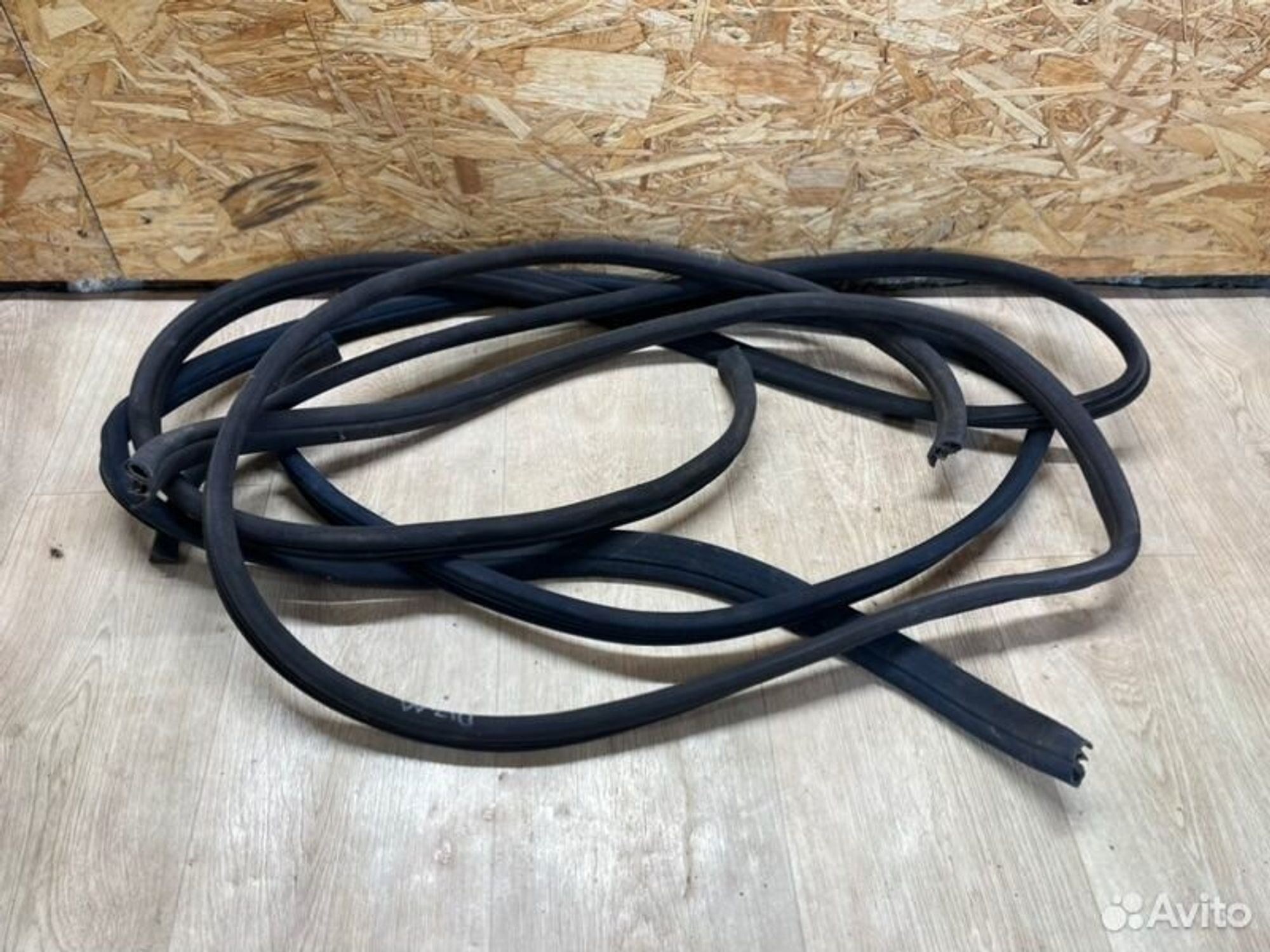 Уплотнитель кузова Mercedes E240 W210 M112911 1998, 1000 рублей, Семиозерка