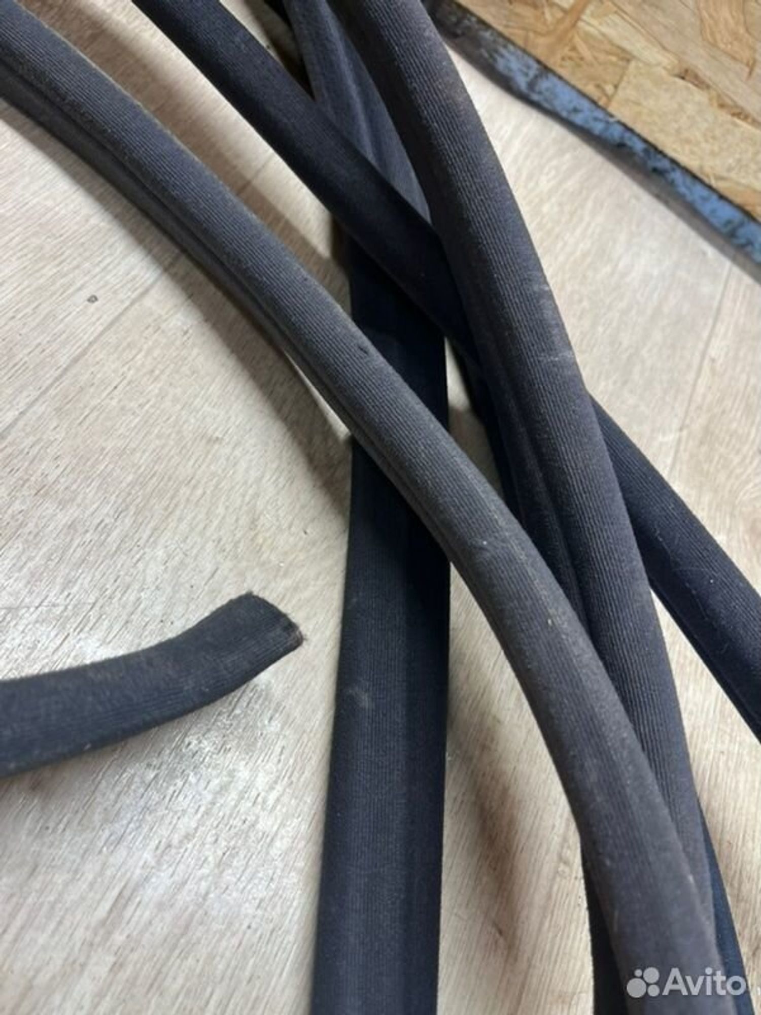 Уплотнитель кузова Mercedes E240 W210 M112911 1998, 1000 рублей, Семиозерка