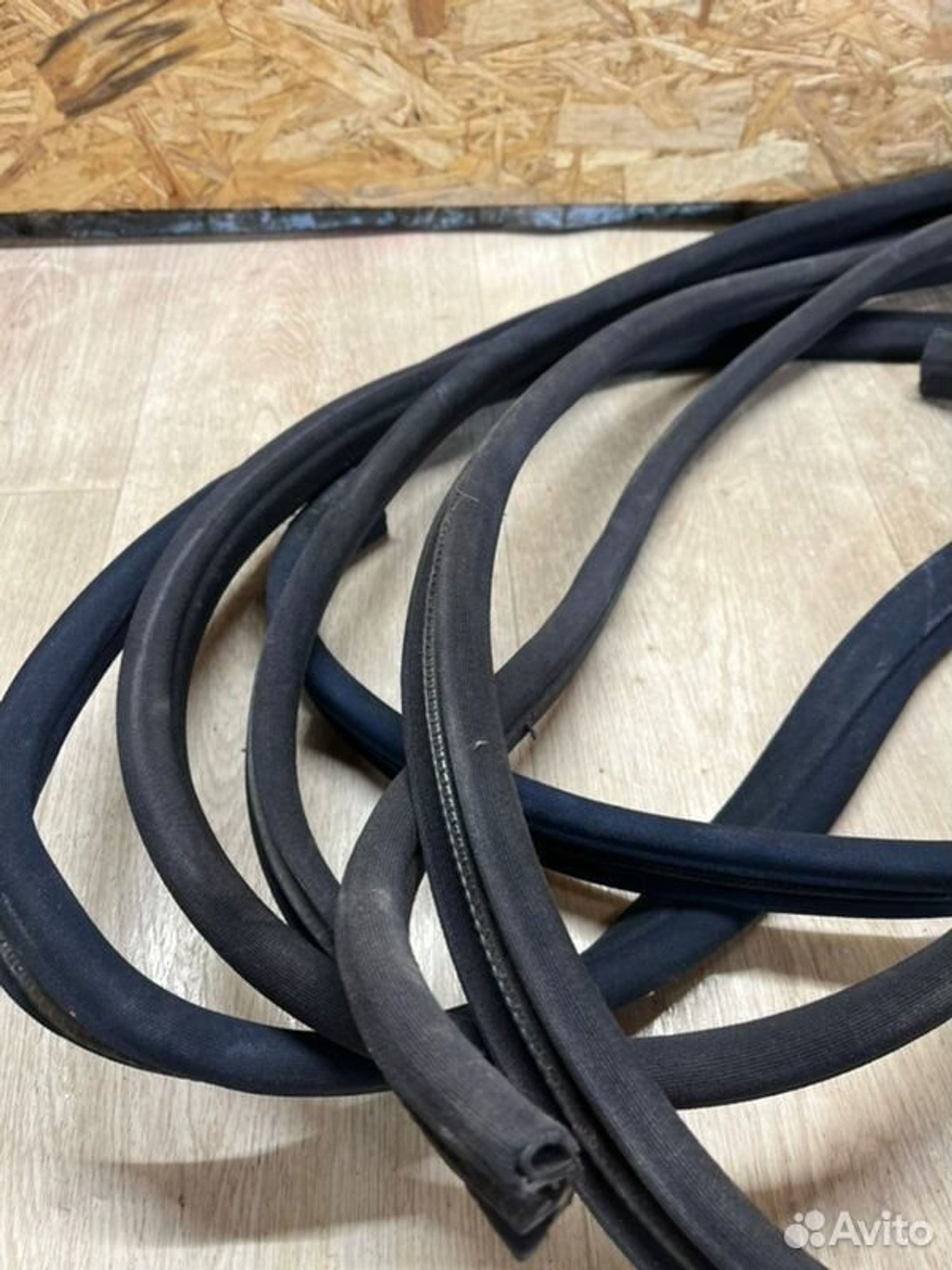 Уплотнитель кузова Mercedes E240 W210 M112911 1998, 1000 рублей, Семиозерка