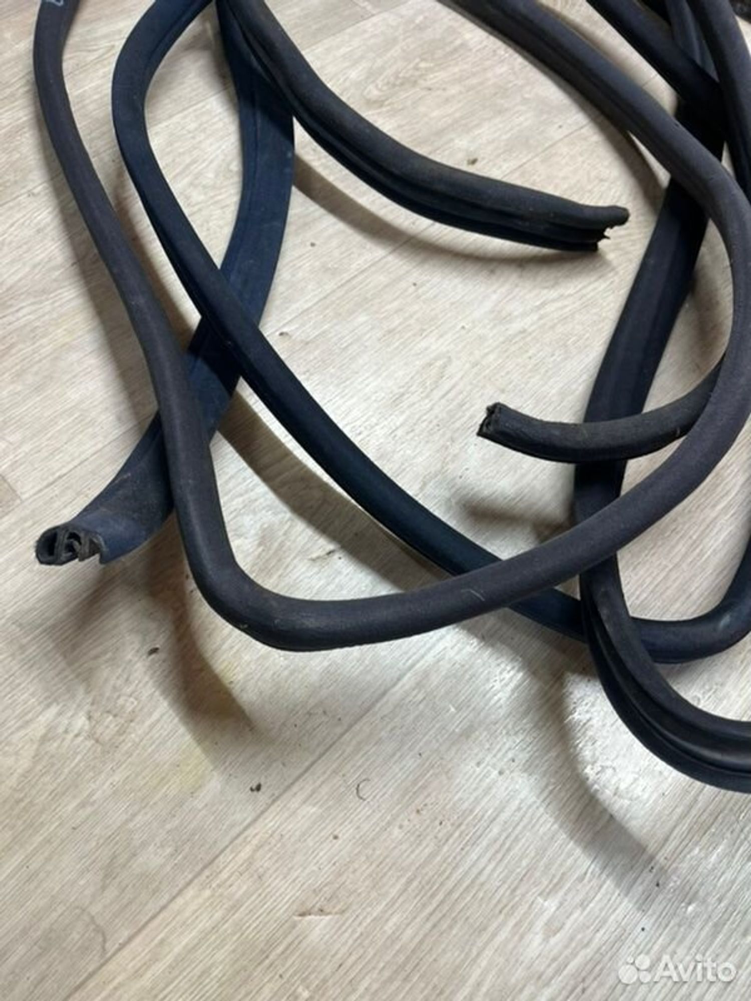 Уплотнитель кузова Mercedes E240 W210 M112911 1998, 1000 рублей, Семиозерка