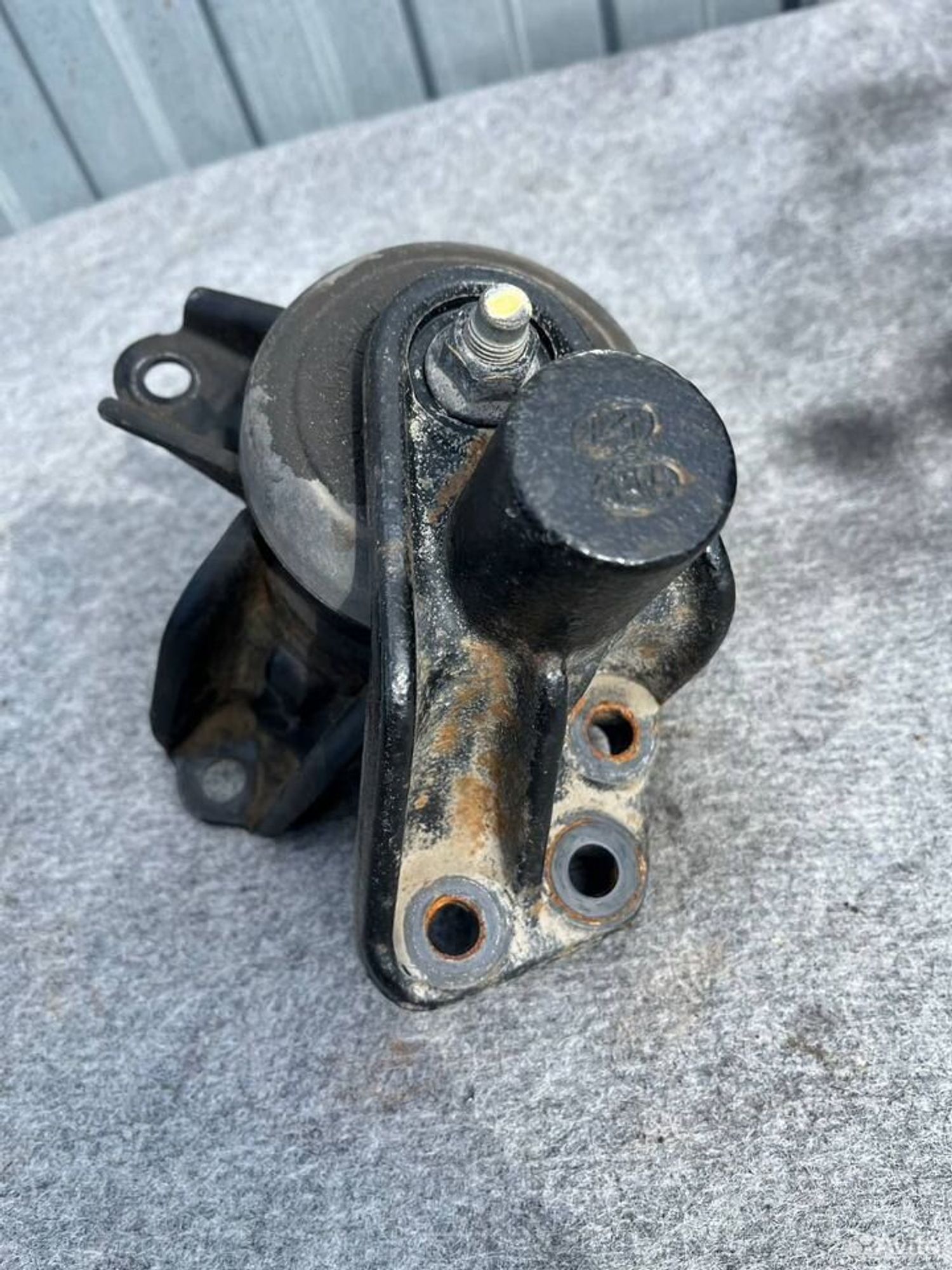 Подушка двигателя правая Solaris 1, 2000 рублей, Семиозерка