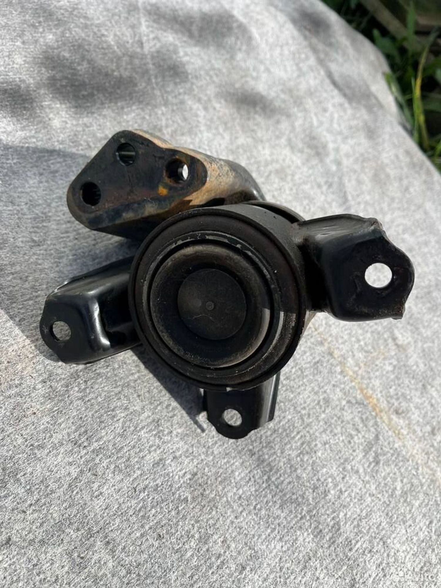 Подушка двигателя правая Solaris 1, 2000 рублей, Семиозерка