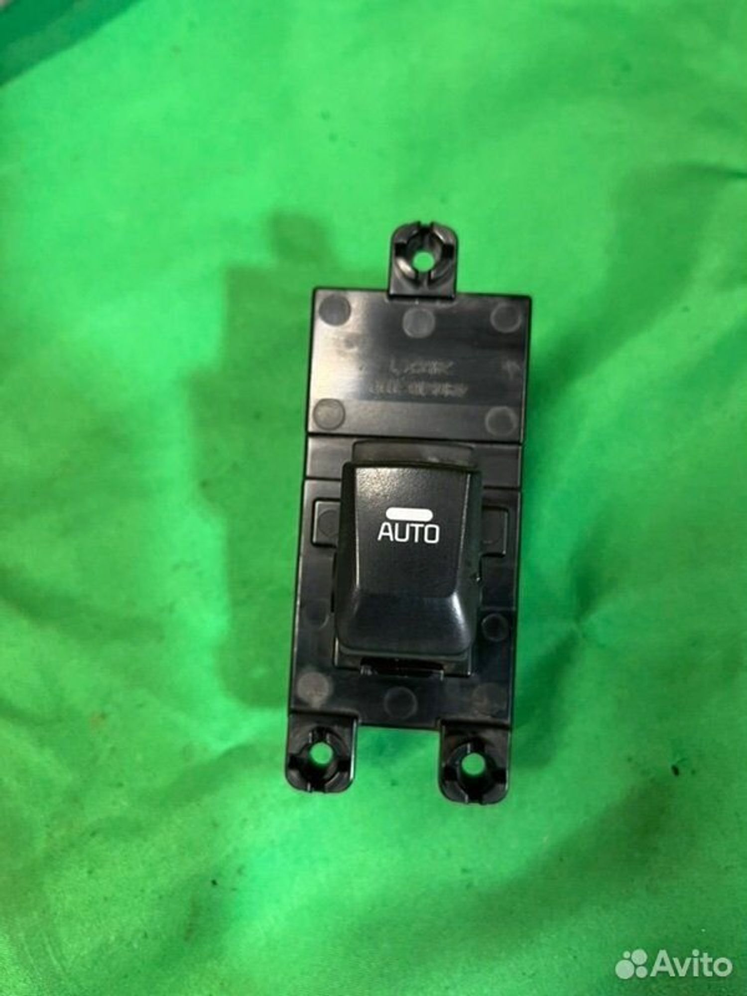 Кнопка стеклоподъемника передняя правая Kia Ceed, 1000 рублей, Семиозерка