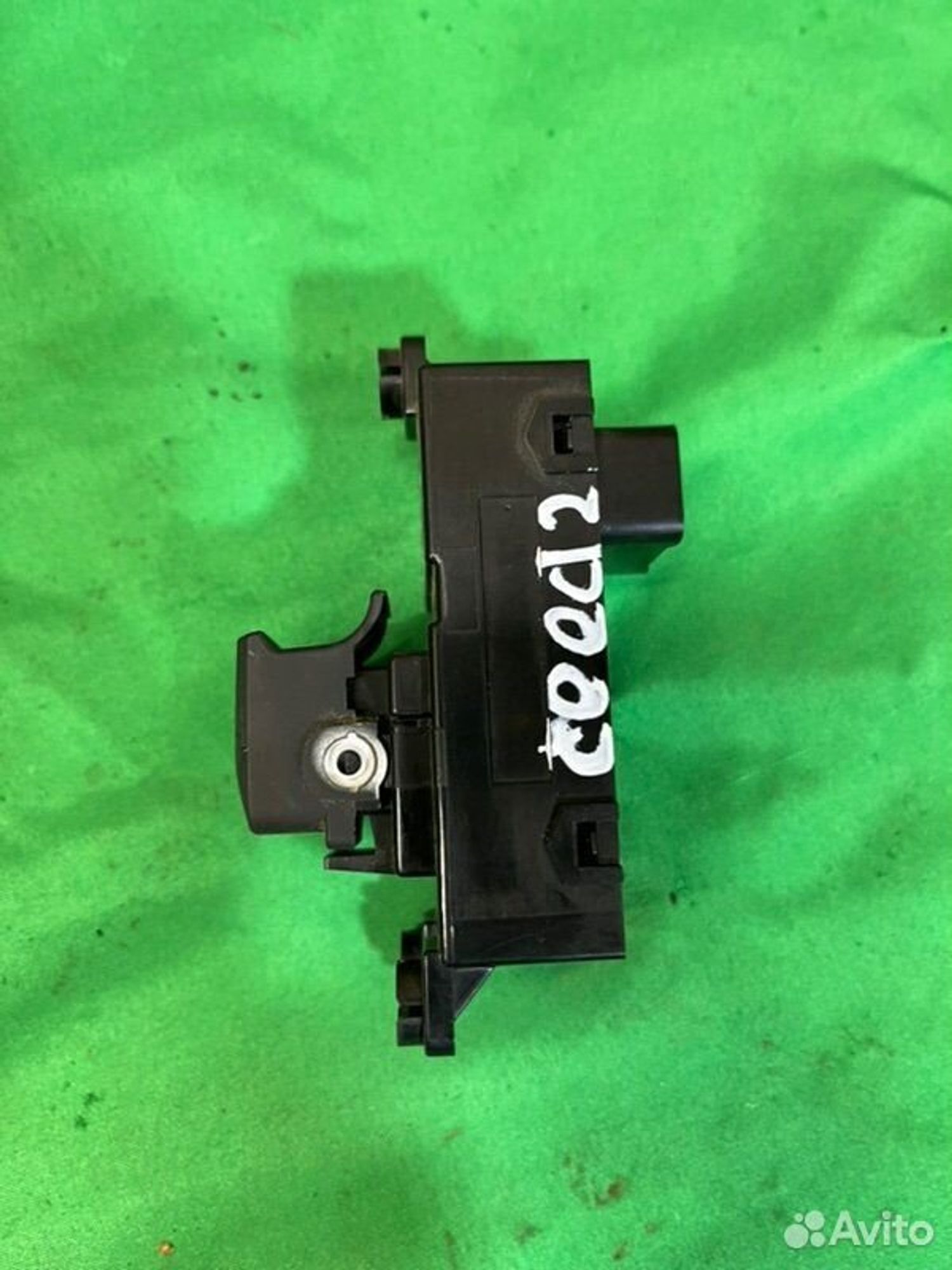 Кнопка стеклоподъемника передняя правая Kia Ceed, 1000 рублей, Семиозерка