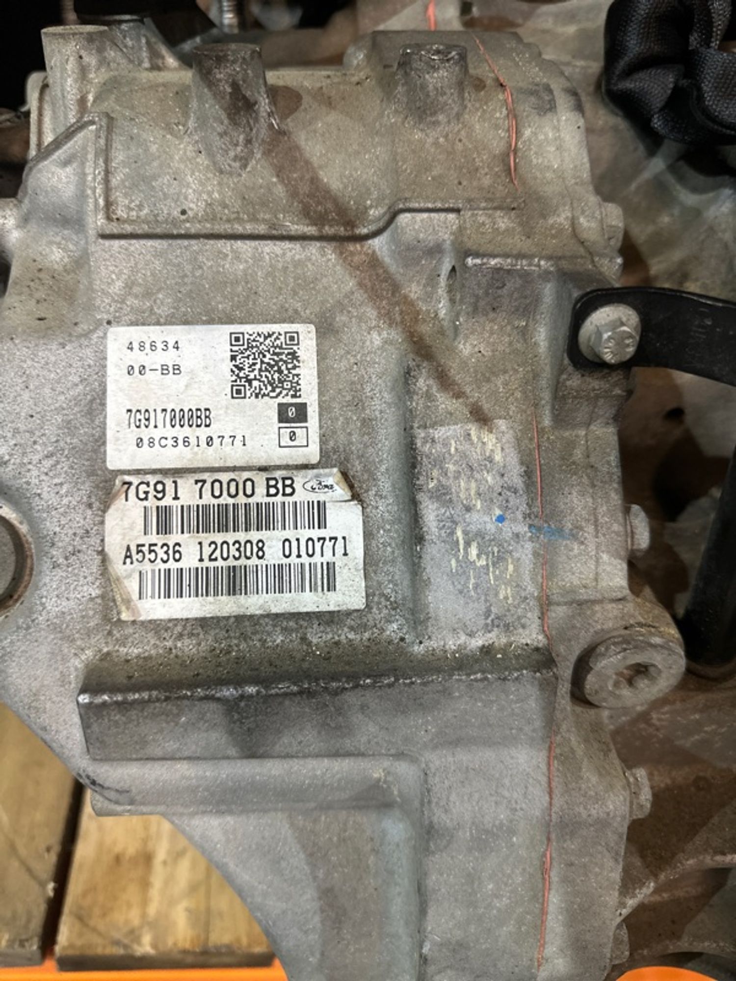 https://ycs.partsauto.market/partsauto-images/thmbs/2c560fc6fafcdc649c2288868b4896c3/55ffb5342b333288b2cd2b0633c4140c/e3da480fdaf39c78161be33a7a5bfe0b.jpg