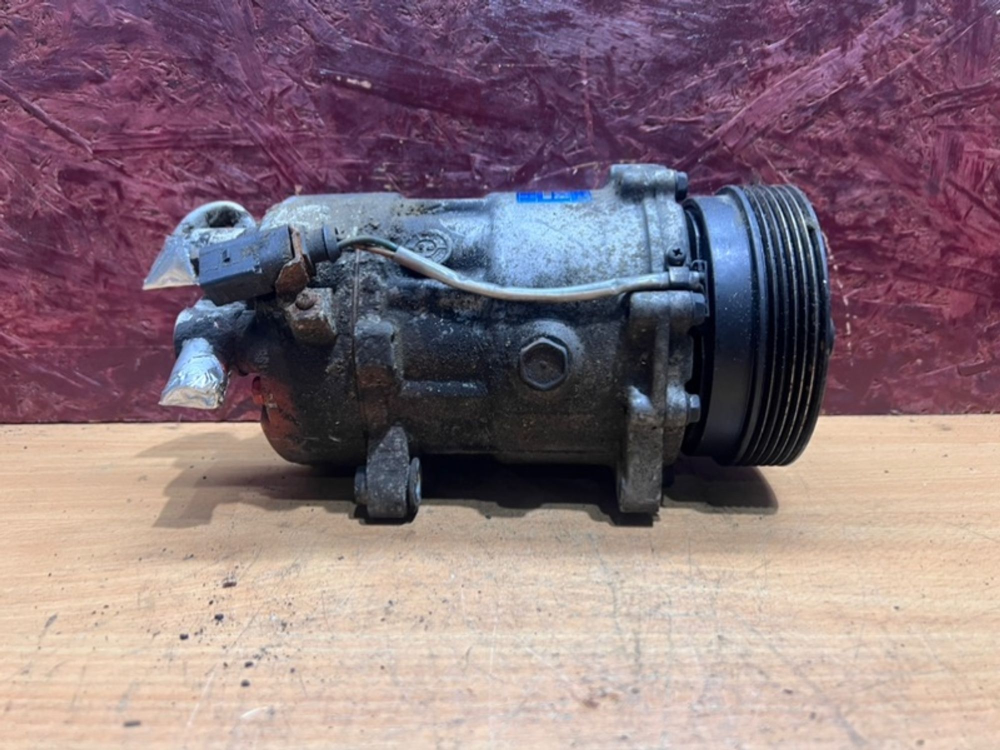 https://ycs.partsauto.market/partsauto-images/thmbs/2c560fc6fafcdc649c2288868b4896c3/679be0d85ec06e9272398d1f74c6439a/48c47645d13e07d4f7ef8530be64719a.jpg