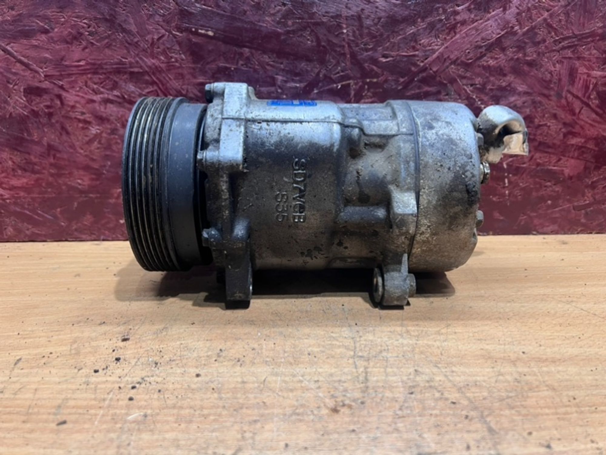 https://ycs.partsauto.market/partsauto-images/thmbs/2c560fc6fafcdc649c2288868b4896c3/679be0d85ec06e9272398d1f74c6439a/8d3fabda2cc9386a7805d36ff9bdf549.jpg