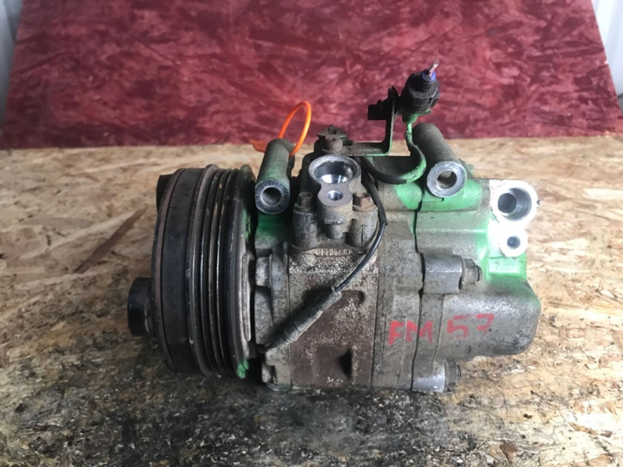 https://ycs.partsauto.market/partsauto-images/thmbs/2c560fc6fafcdc649c2288868b4896c3/98a31ca79c6e19fa5a0d8cb00fafe81b/961c5c86a844a640168e6ad917ed6d93.jpg