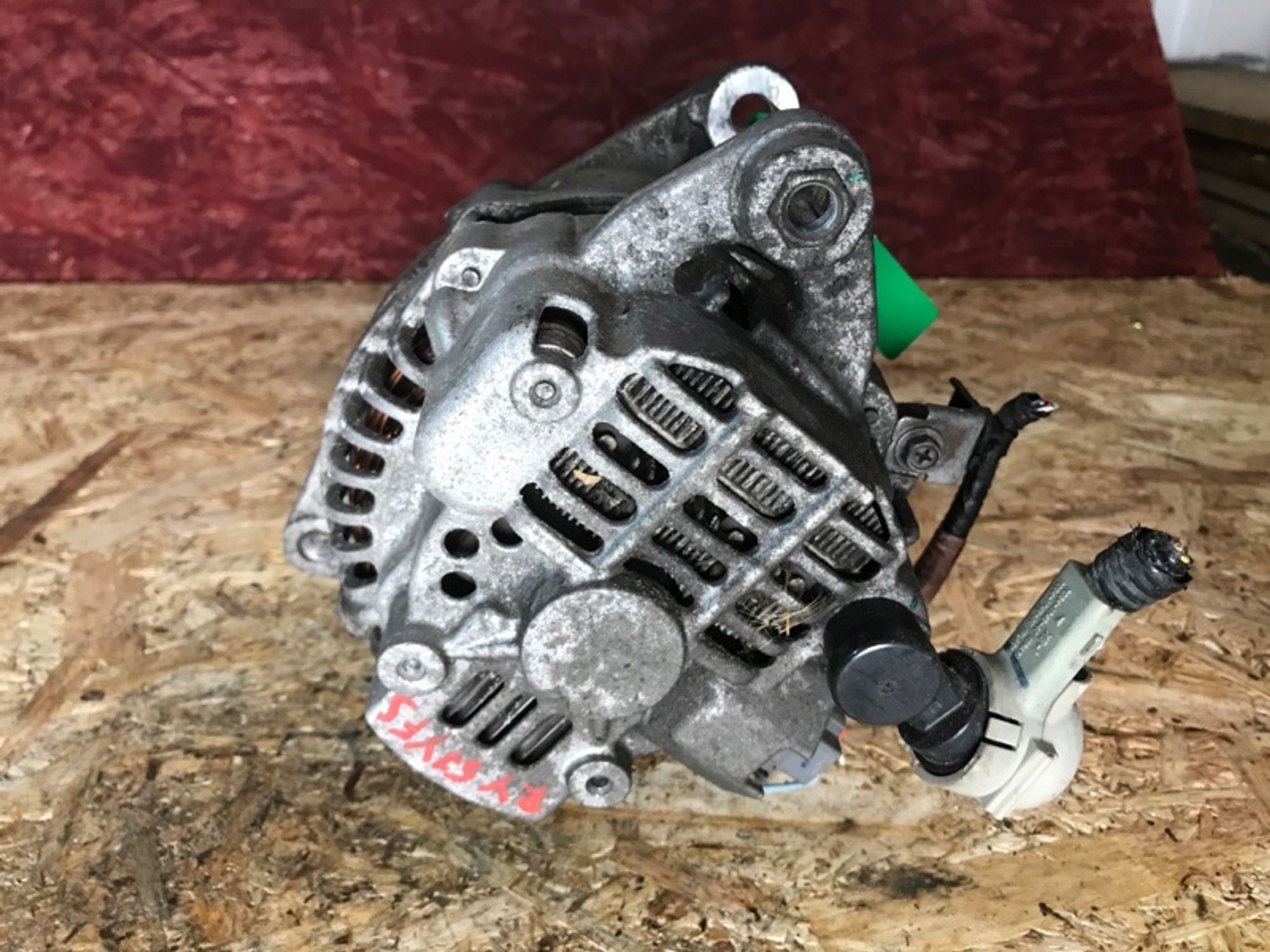 https://ycs.partsauto.market/partsauto-images/thmbs/2c560fc6fafcdc649c2288868b4896c3/9de7dde2540e22dfa61a9a3b7f0b299a/800f14fc5db68e051a1154abec1d0779.jpg