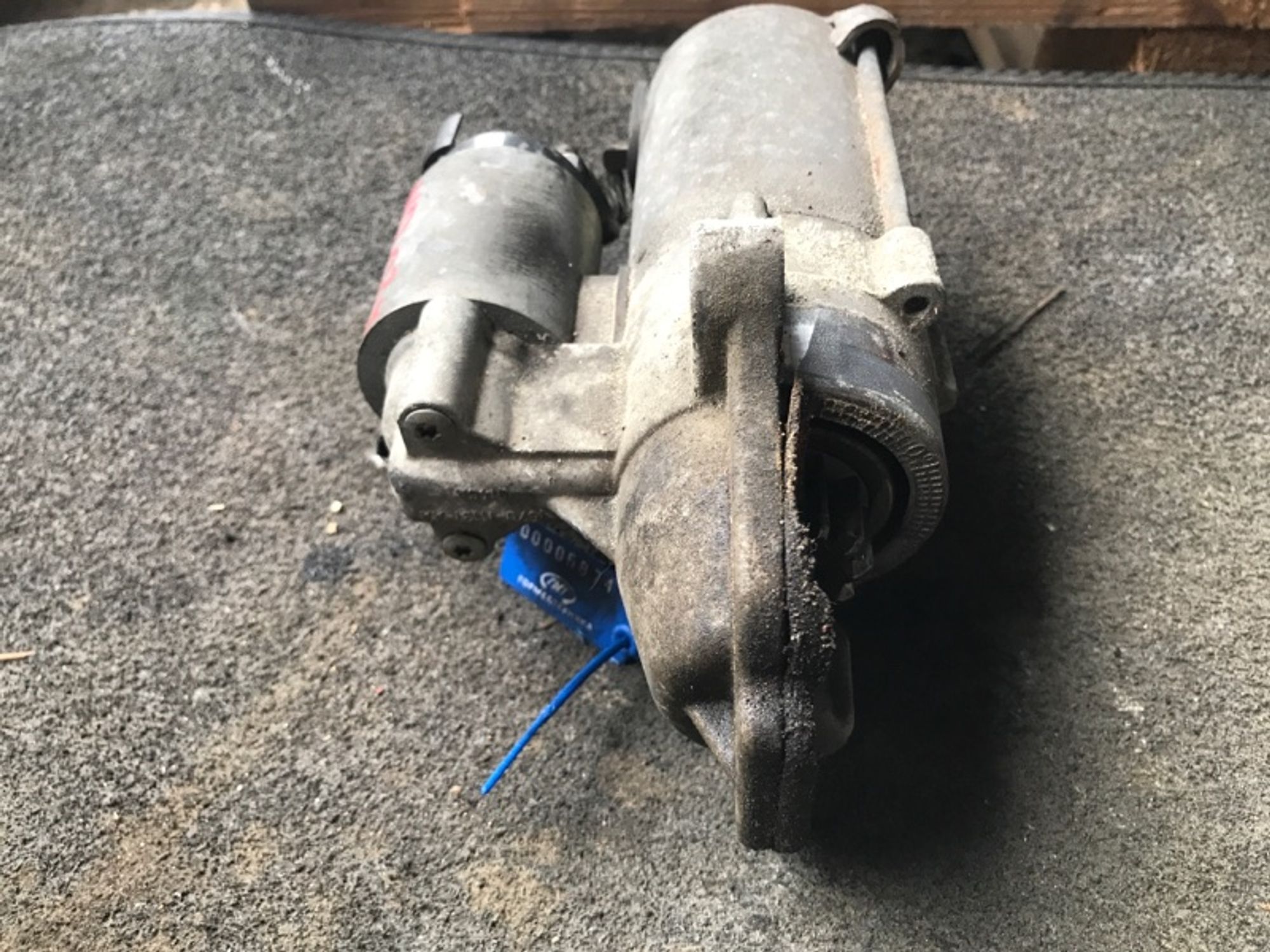 https://ycs.partsauto.market/partsauto-images/thmbs/2c560fc6fafcdc649c2288868b4896c3/def2c398834b0dbfae4a29d10a4ff4e2/f374a1cb7da8d6f37b5b6e67df1d8902.jpg