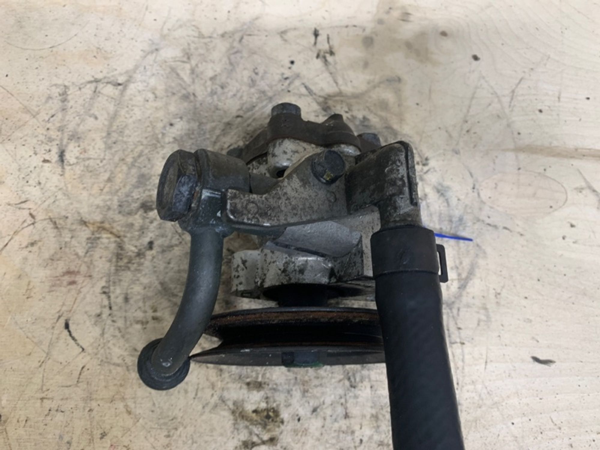 https://ycs.partsauto.market/partsauto-images/thmbs/2c560fc6fafcdc649c2288868b4896c3/eda4989c31023b3247fd8f8650153f88/6ff5e486237fb8ada09ae5d47ba6f9dc.jpg
