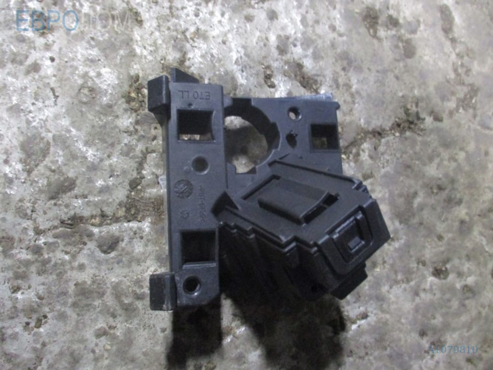https://ycs.partsauto.market/partsauto-images/thmbs/3237d7da8dc2136f56140620af6d0874/01ce1754c4acdfc6233765ad2049189f/c088bb442c5c658c7d25ac9507a3bd1a.jpg