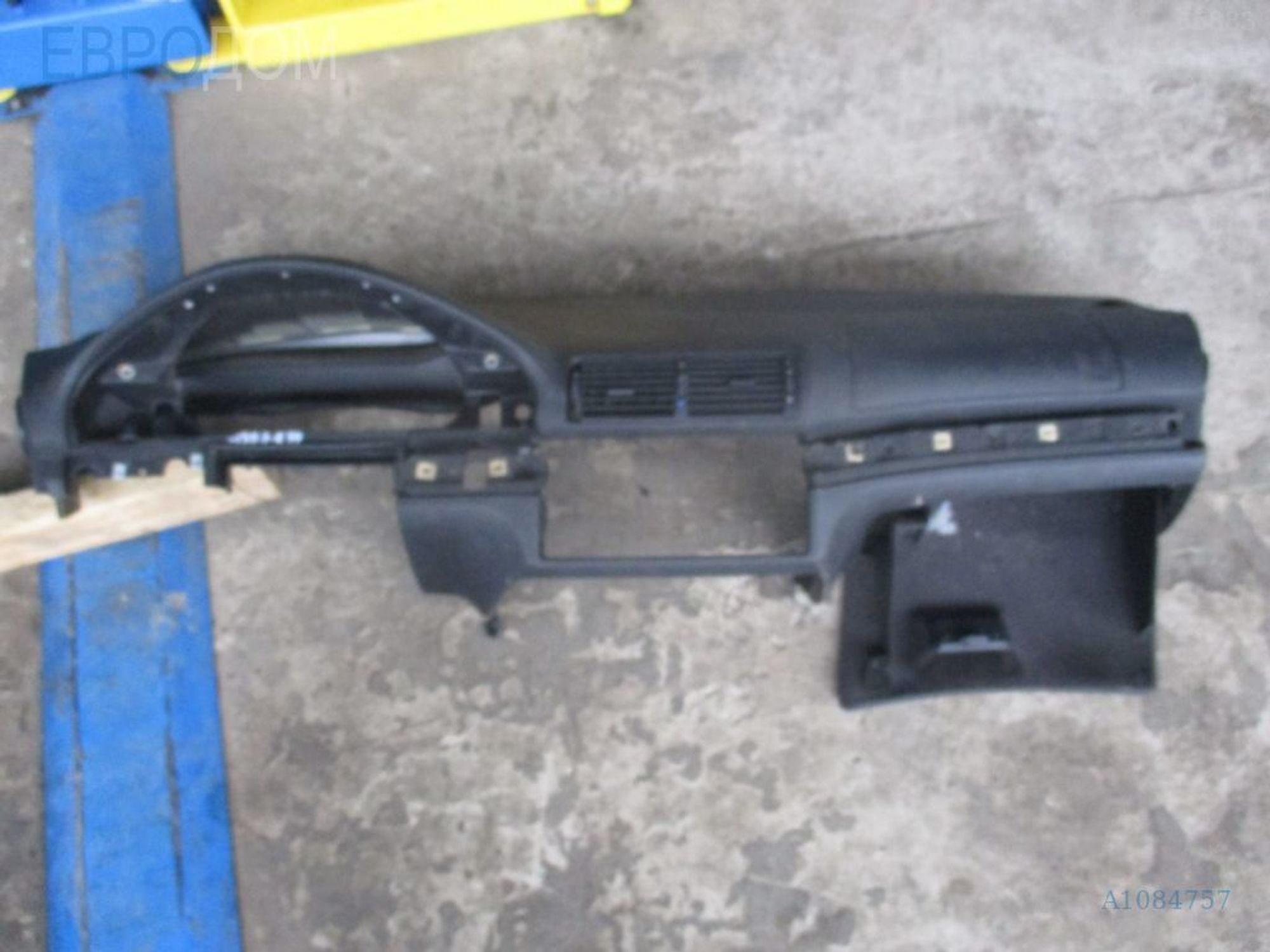 https://ycs.partsauto.market/partsauto-images/thmbs/3237d7da8dc2136f56140620af6d0874/0a3cb4f33e84dfe124bea08de039b5e4/256d586e7ad129beb3e0268d63dcab67.jpg
