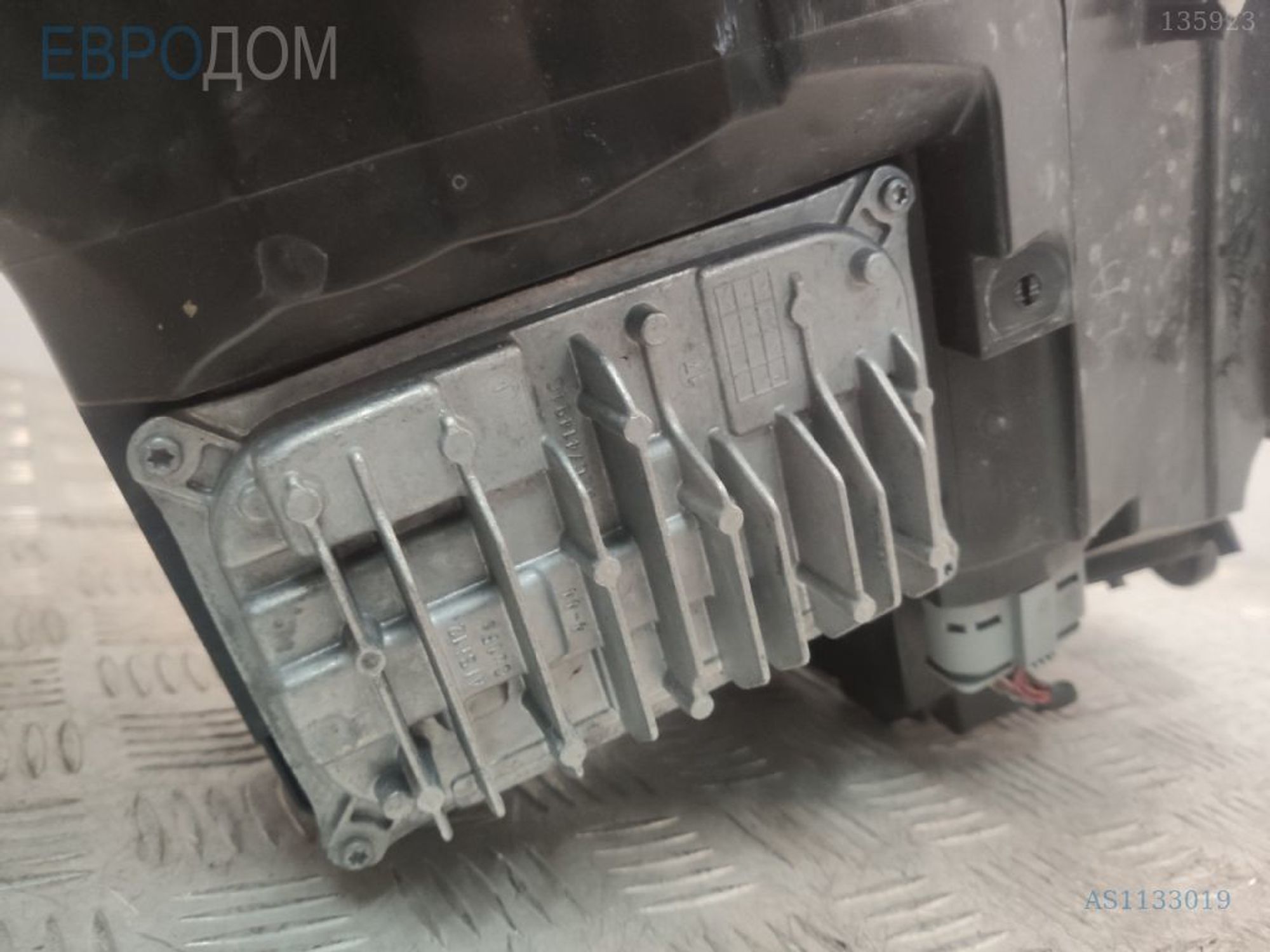 https://ycs.partsauto.market/partsauto-images/thmbs/3237d7da8dc2136f56140620af6d0874/218d5ccf402a4f9d6efb4aabe41cc308/12c2144471432152903009f4c2672de5.jpg