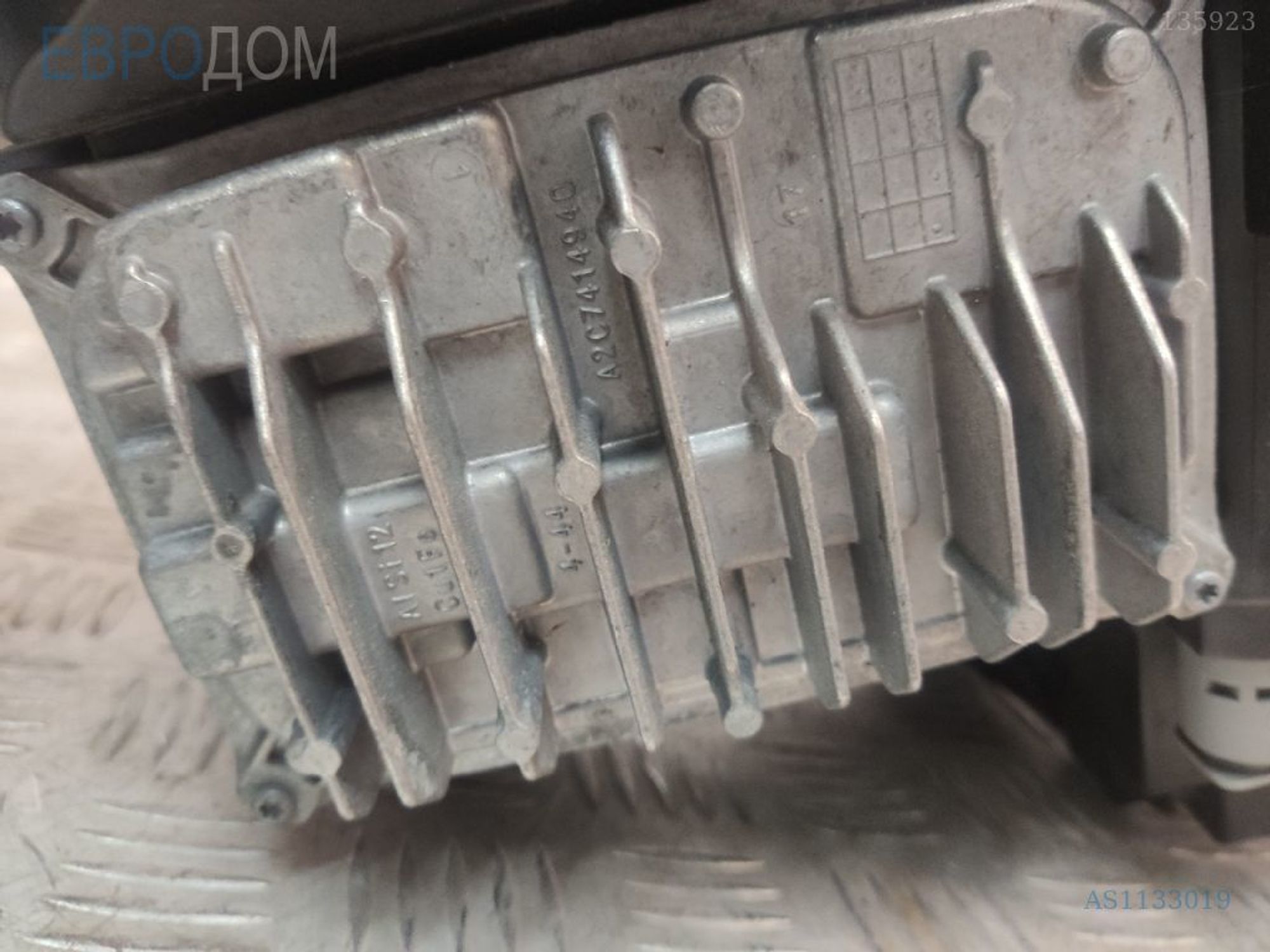 https://ycs.partsauto.market/partsauto-images/thmbs/3237d7da8dc2136f56140620af6d0874/218d5ccf402a4f9d6efb4aabe41cc308/b8e4a8844a5c7976c1544783b874ed57.jpg