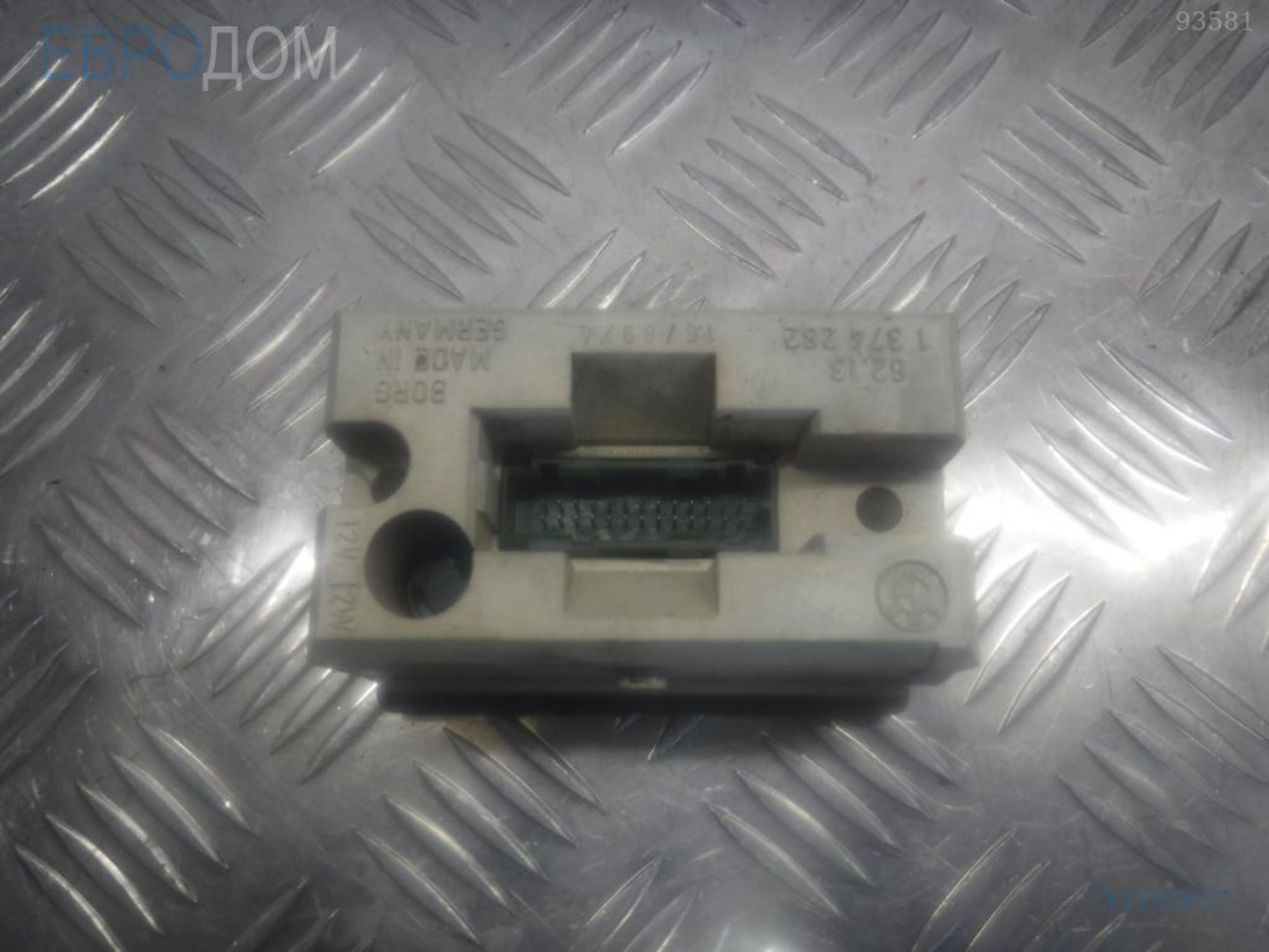 https://ycs.partsauto.market/partsauto-images/thmbs/3237d7da8dc2136f56140620af6d0874/23f3f6e800c83307a9bb42141baafc1e/d712f412e9d4e0945a47baa5fa80dc15.jpg