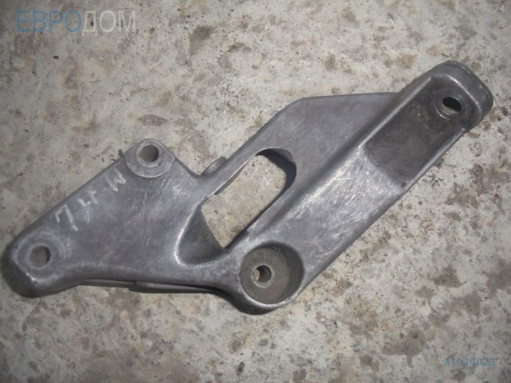 https://ycs.partsauto.market/partsauto-images/thmbs/3237d7da8dc2136f56140620af6d0874/382613141b9d93d4f40c0da5b71a6155/7ed1edc1734688544c2cb49bcf082761.jpg