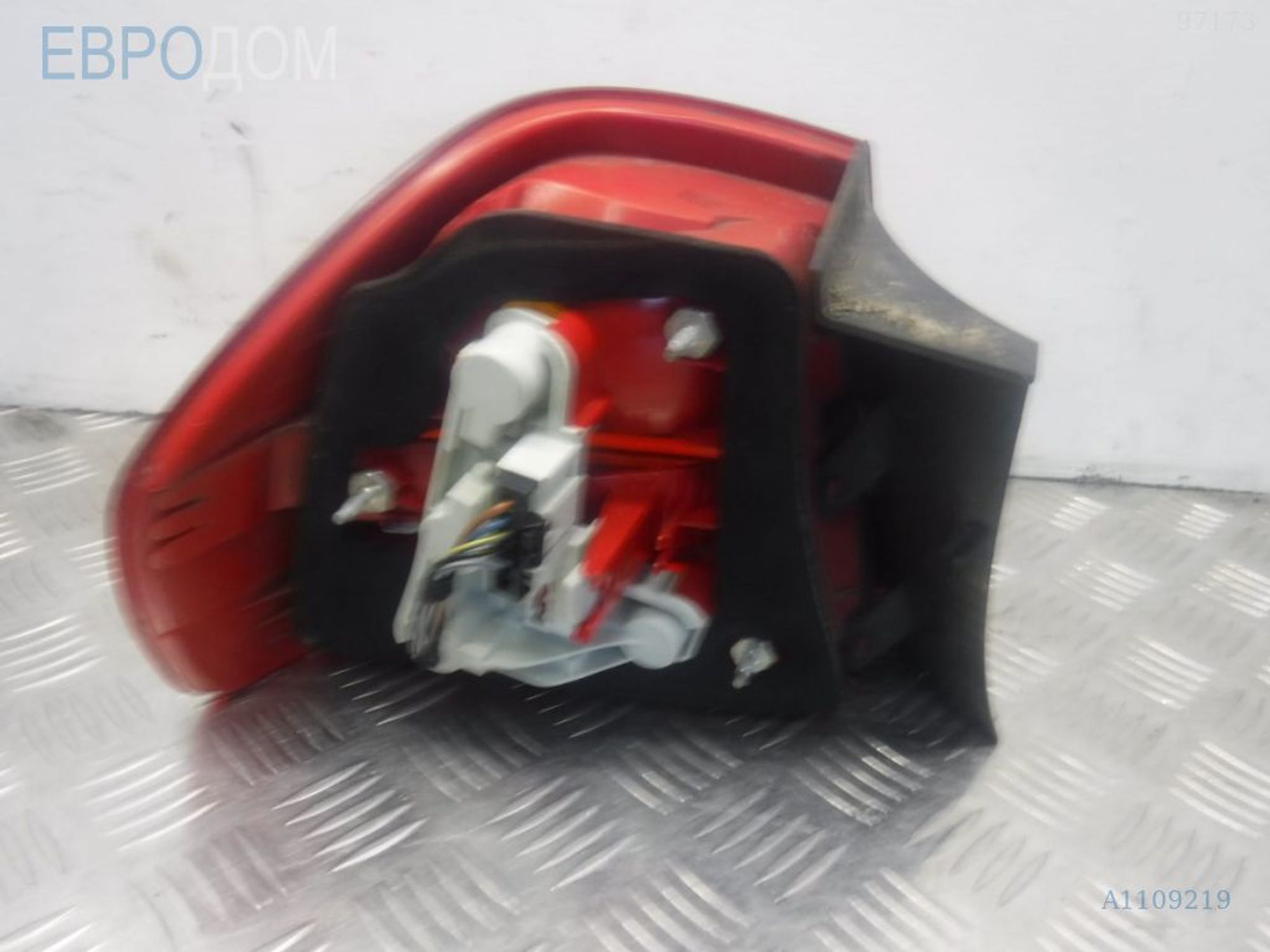 https://ycs.partsauto.market/partsauto-images/thmbs/3237d7da8dc2136f56140620af6d0874/3b066896562c5f93a0fc912f5dac1614/f442cd2580b0da17b1694514a9796535.jpg