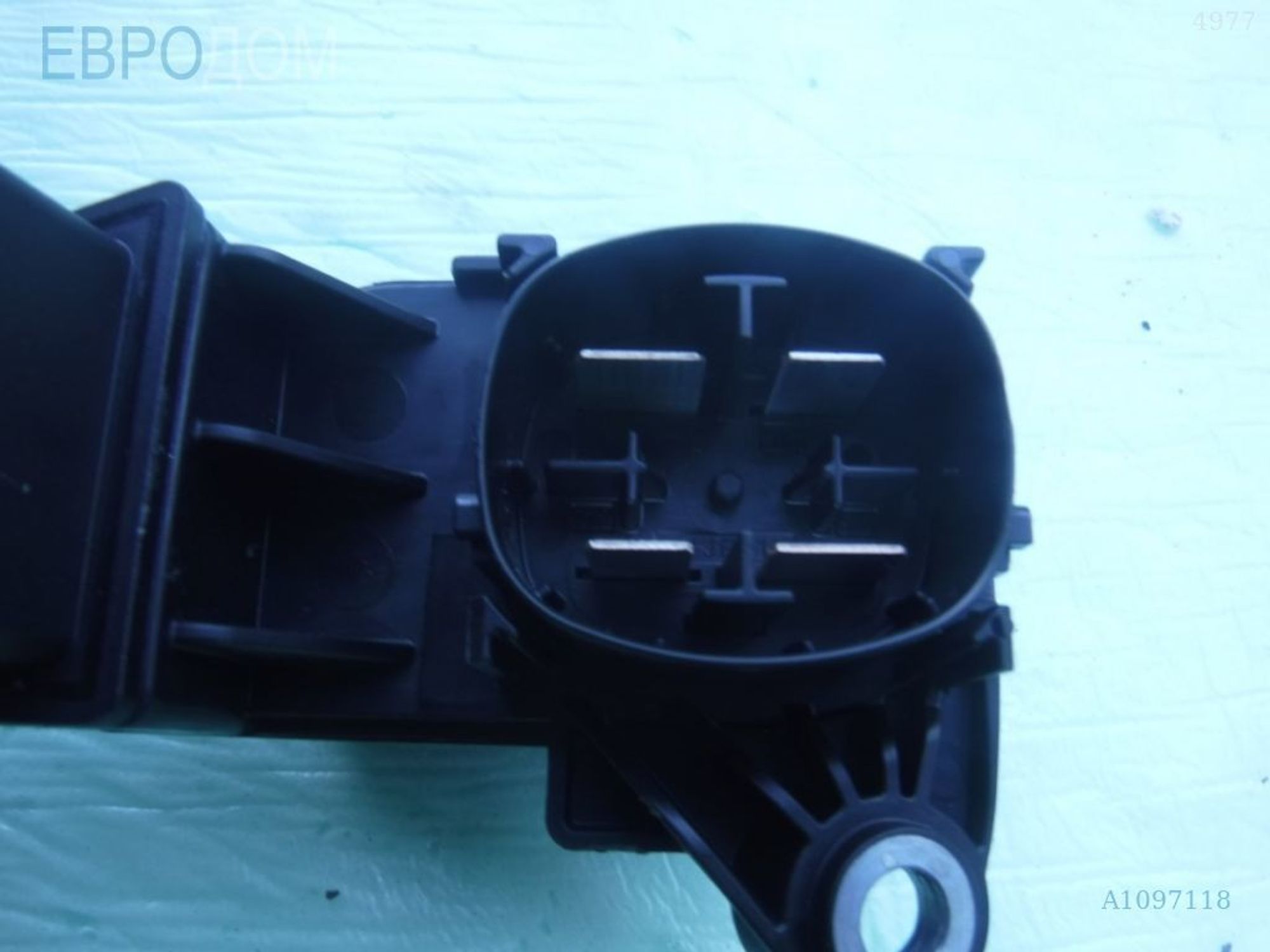 https://ycs.partsauto.market/partsauto-images/thmbs/3237d7da8dc2136f56140620af6d0874/8a4958ec3c31cff997fd17947b1a85f8/66afd3d9a5de6538da51ef89d4a3da88.jpg