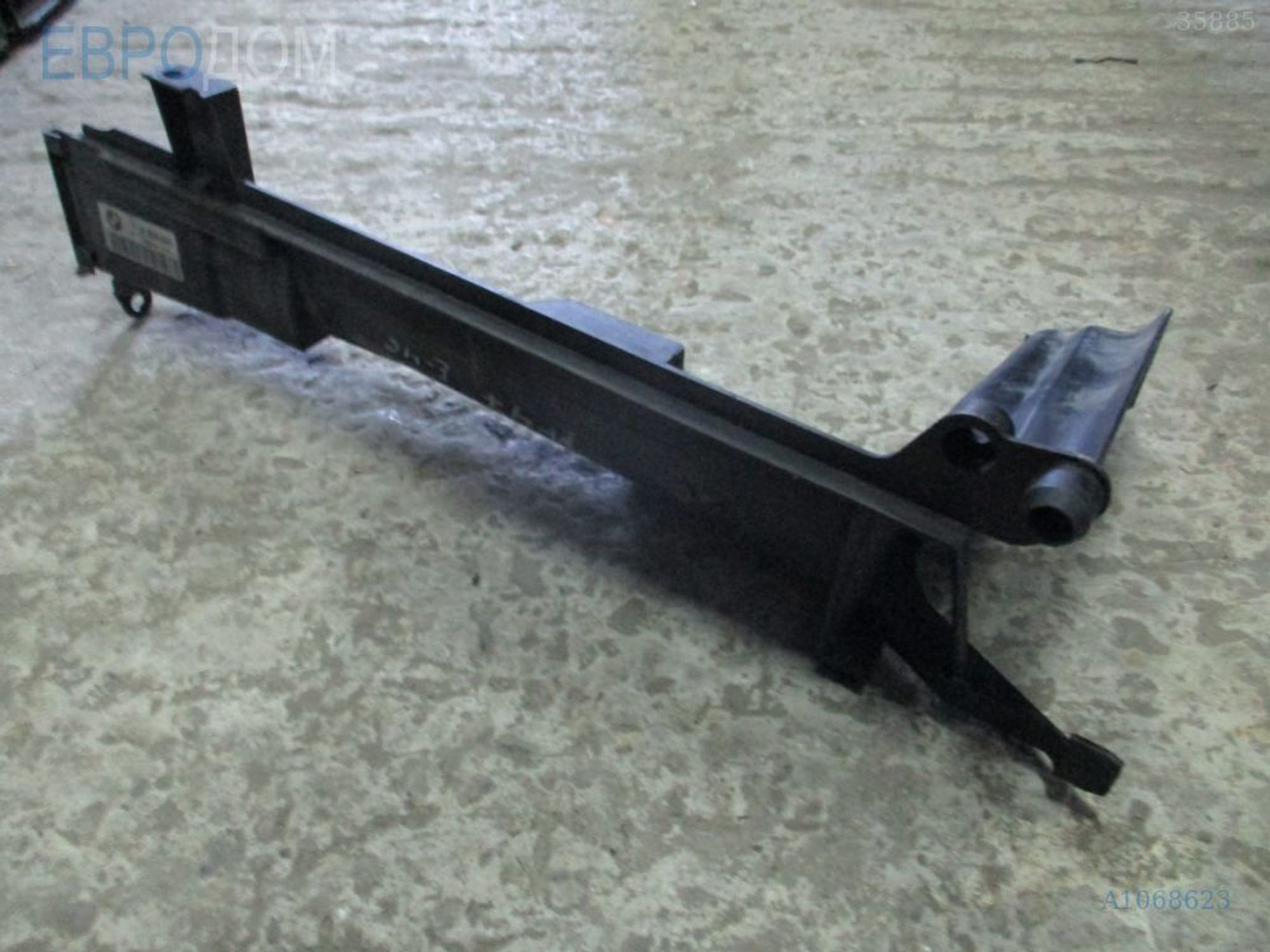 https://ycs.partsauto.market/partsauto-images/thmbs/3237d7da8dc2136f56140620af6d0874/93f0e7ba2c8ce16cffe44826167c3dc1/967e528be10fb58516cfe223b15fbda6.jpg