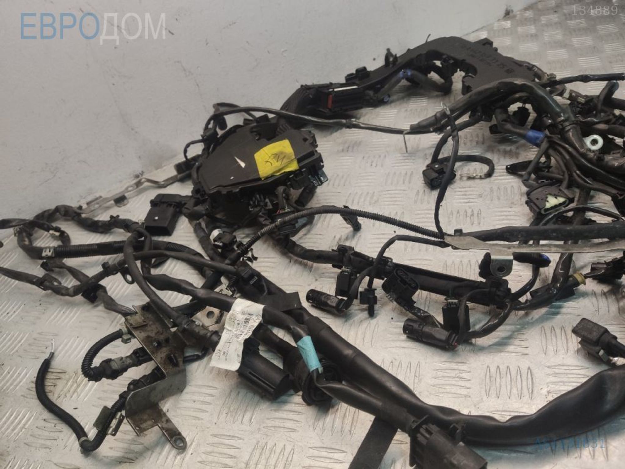 https://ycs.partsauto.market/partsauto-images/thmbs/3237d7da8dc2136f56140620af6d0874/aa713df089728e13e7d378e15ce02166/5062915fbdfb5334ca812c06ac1e97e3.jpg