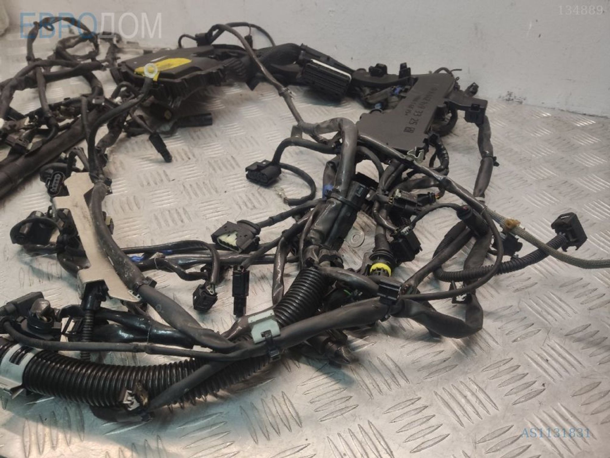 https://ycs.partsauto.market/partsauto-images/thmbs/3237d7da8dc2136f56140620af6d0874/aa713df089728e13e7d378e15ce02166/f4140f213d12a2e83ab609d9e9b73e28.jpg