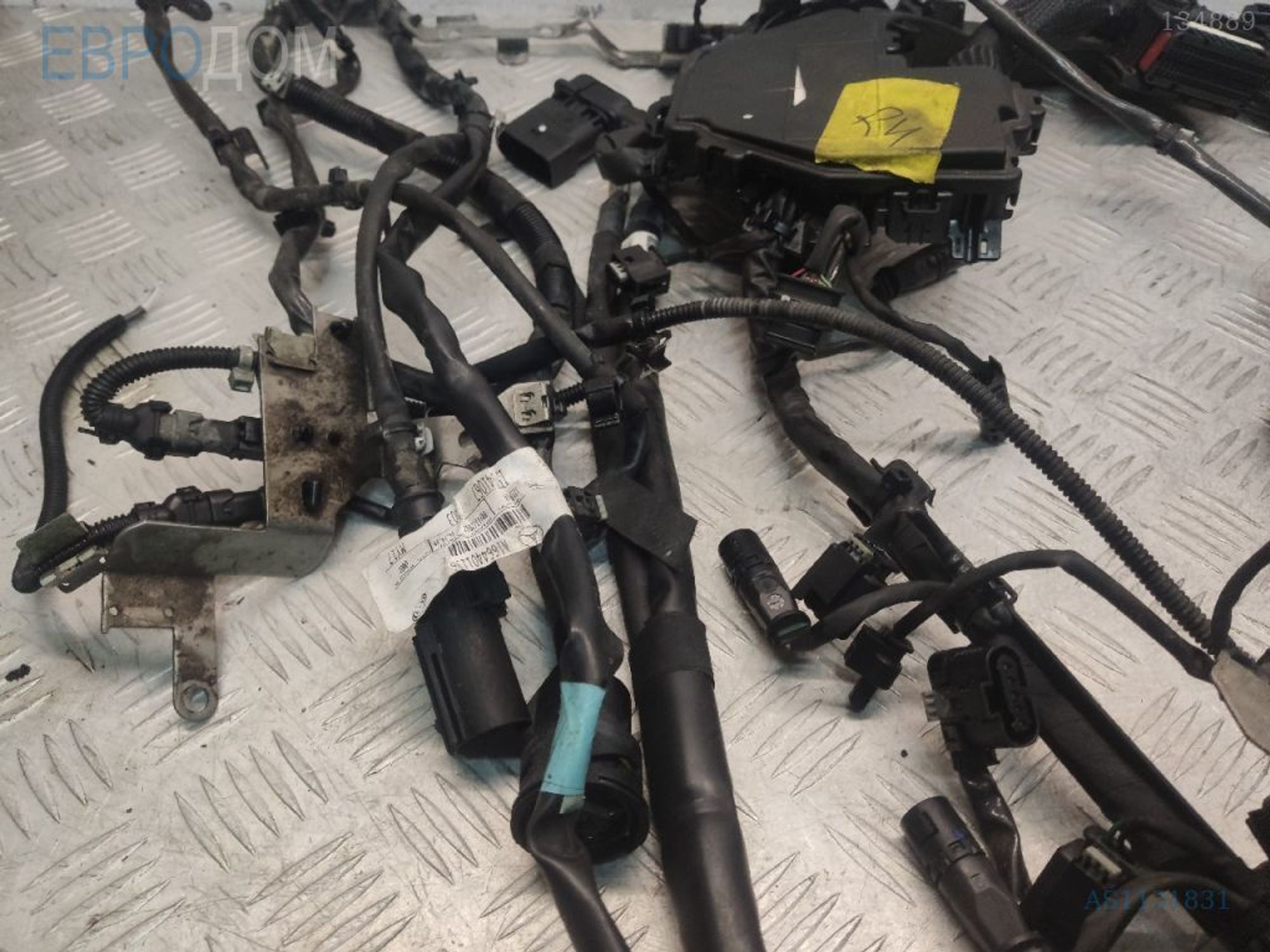 https://ycs.partsauto.market/partsauto-images/thmbs/3237d7da8dc2136f56140620af6d0874/aa713df089728e13e7d378e15ce02166/fdefeb61d00814e8063b9b7823b2c05a.jpg