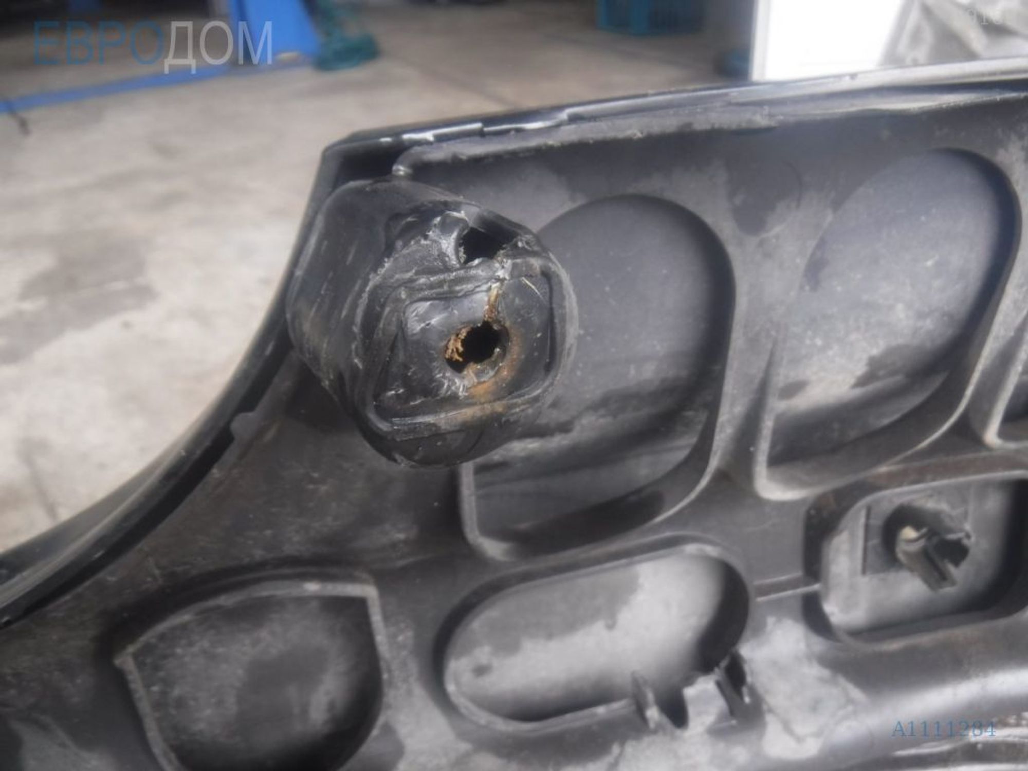 https://ycs.partsauto.market/partsauto-images/thmbs/3237d7da8dc2136f56140620af6d0874/af7dfdb60c9dda6374dda49f5528b7a6/98ca82b1b4fd994da59314fb5e8a1f72.jpg