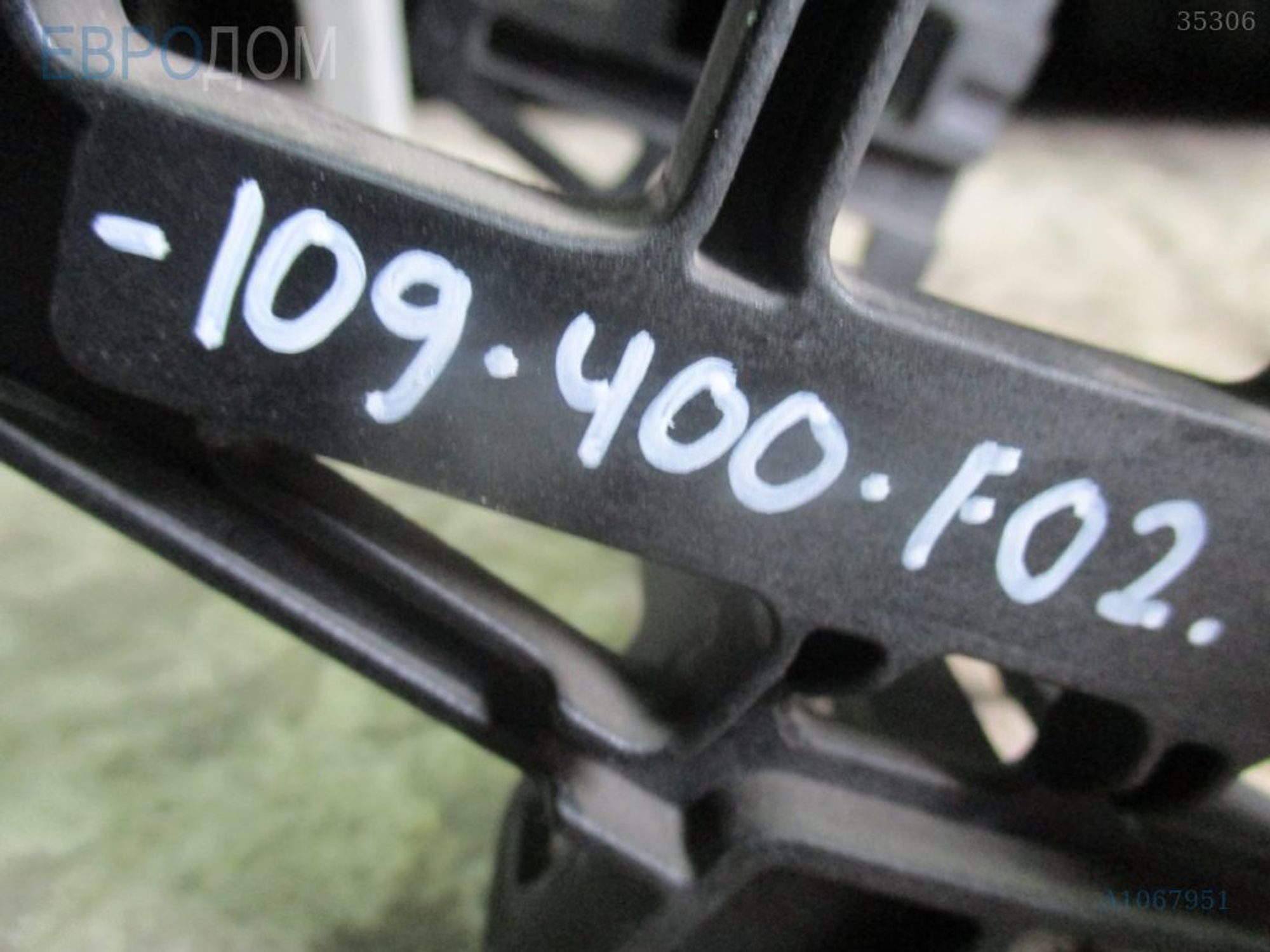 https://ycs.partsauto.market/partsauto-images/thmbs/3237d7da8dc2136f56140620af6d0874/cad0b409164a20ab9b7d96394c97d32d/cb2295311a2bbcae33bd572934f64f66.jpg