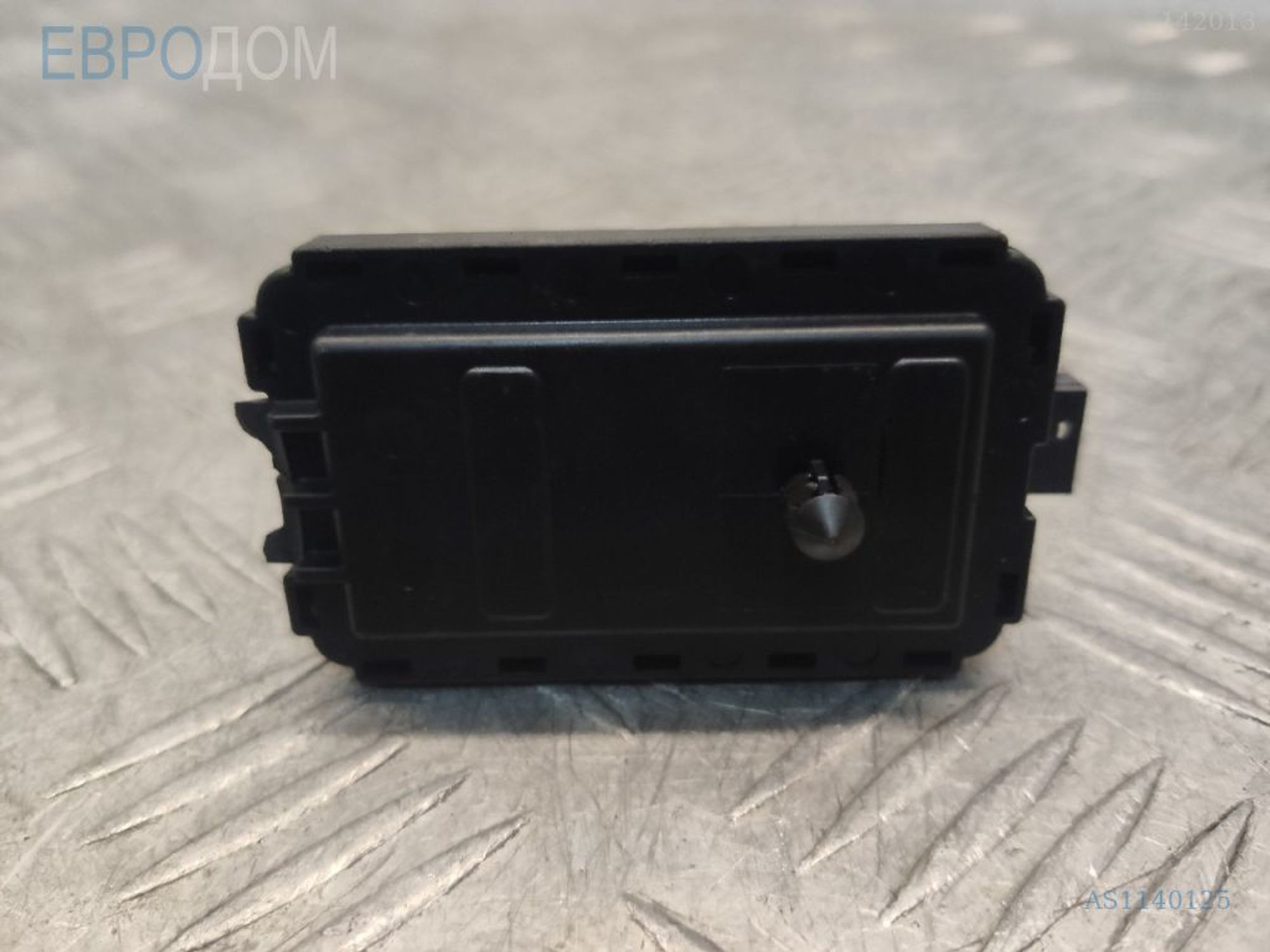 https://ycs.partsauto.market/partsauto-images/thmbs/3237d7da8dc2136f56140620af6d0874/cdb71f3475da8e8e8117cea0449d8415/95570186407582100f2b05d9269cac76.jpg