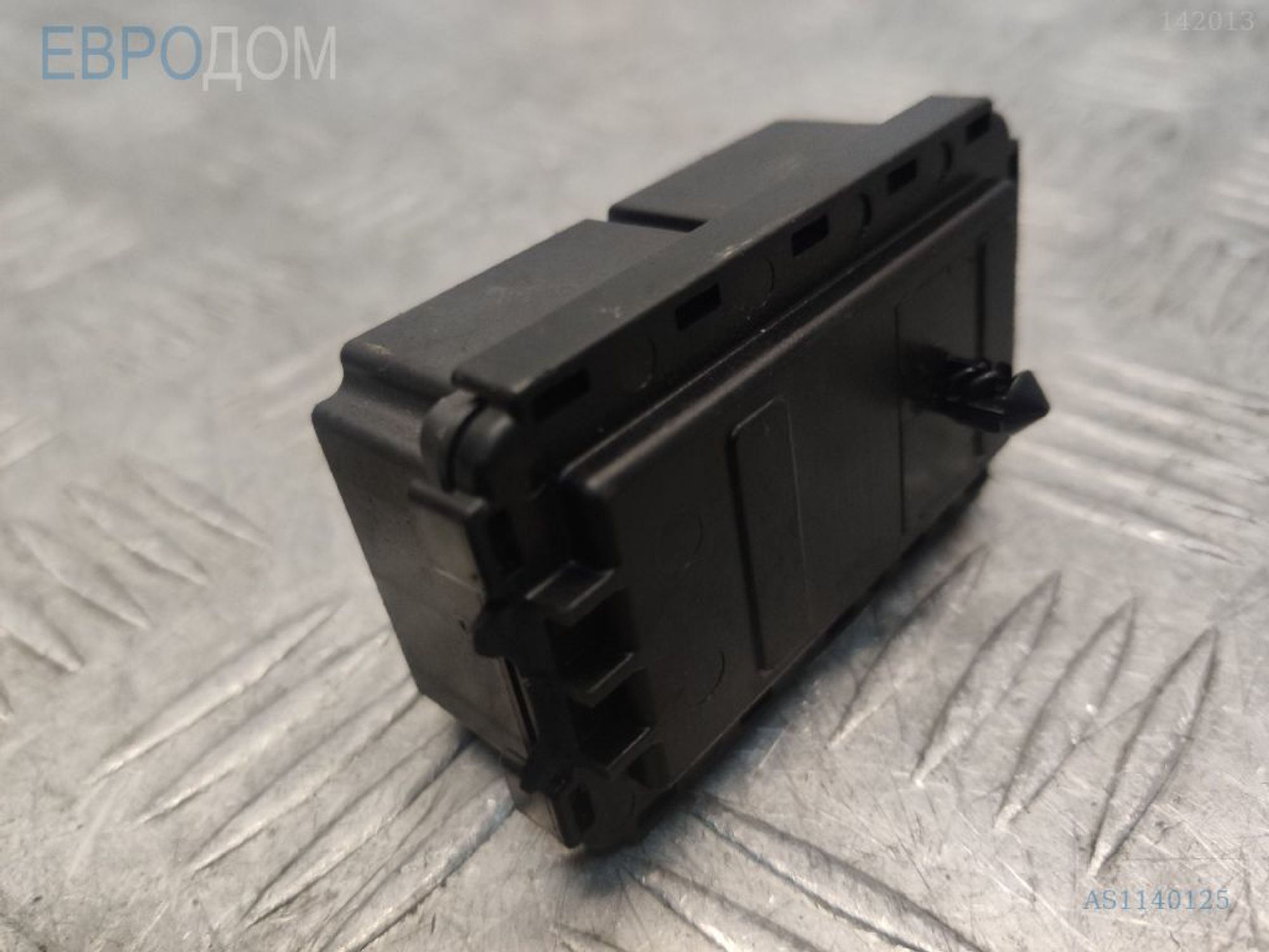 https://ycs.partsauto.market/partsauto-images/thmbs/3237d7da8dc2136f56140620af6d0874/cdb71f3475da8e8e8117cea0449d8415/e47e51581a59eb4638bdff4d7ceadcc4.jpg