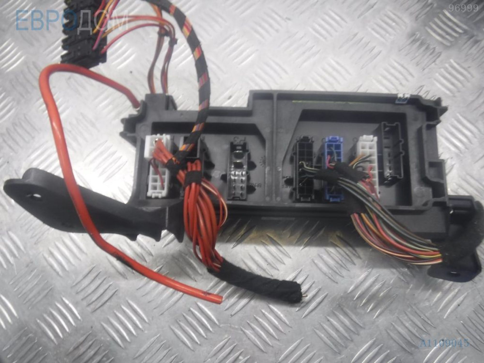 https://ycs.partsauto.market/partsauto-images/thmbs/3237d7da8dc2136f56140620af6d0874/d5cb33540bb8f126c4b2640c31f608be/d814f7a9d7deb2ecb42cd9d82c844942.jpg