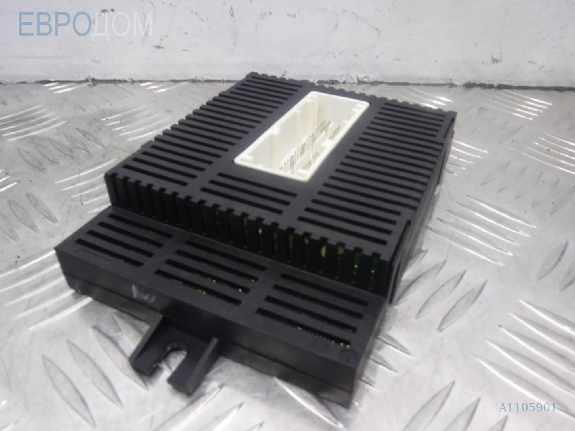 https://ycs.partsauto.market/partsauto-images/thmbs/3237d7da8dc2136f56140620af6d0874/dcd07b5c5e0fe27f9980c388e3ce7d35/289ad8fcabd435c2c0fbb0f17bbb57f4.jpg
