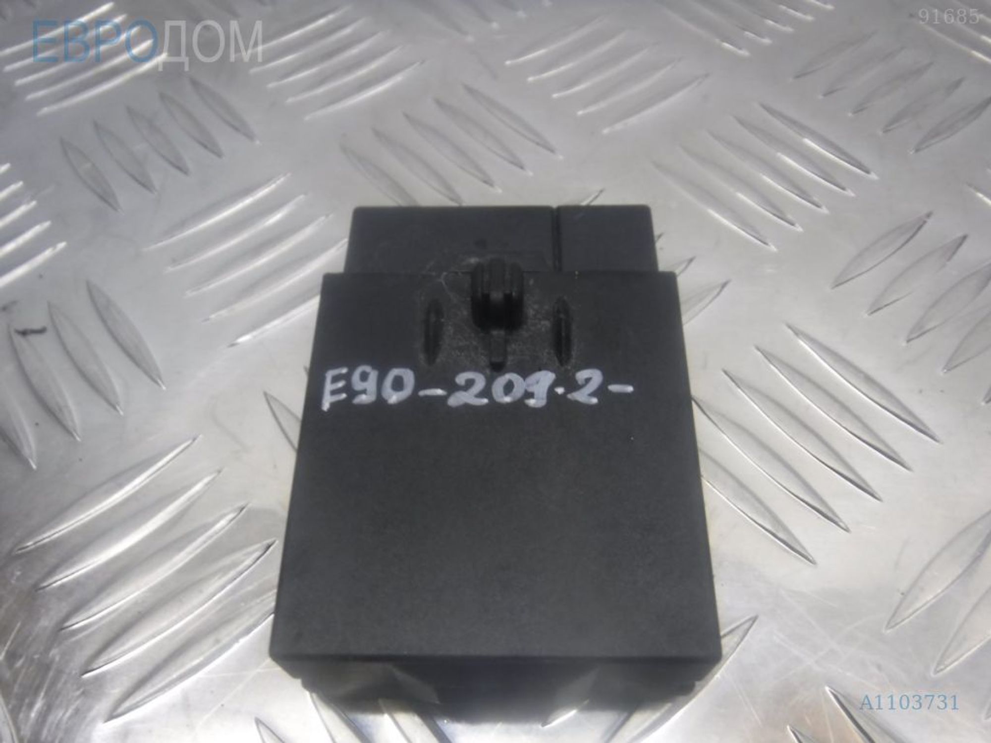 https://ycs.partsauto.market/partsauto-images/thmbs/3237d7da8dc2136f56140620af6d0874/e2f2dcb70a2114e0d81c1e8870e37077/717b315bc6c6d21ed2d786e1ad5b4d8a.jpg