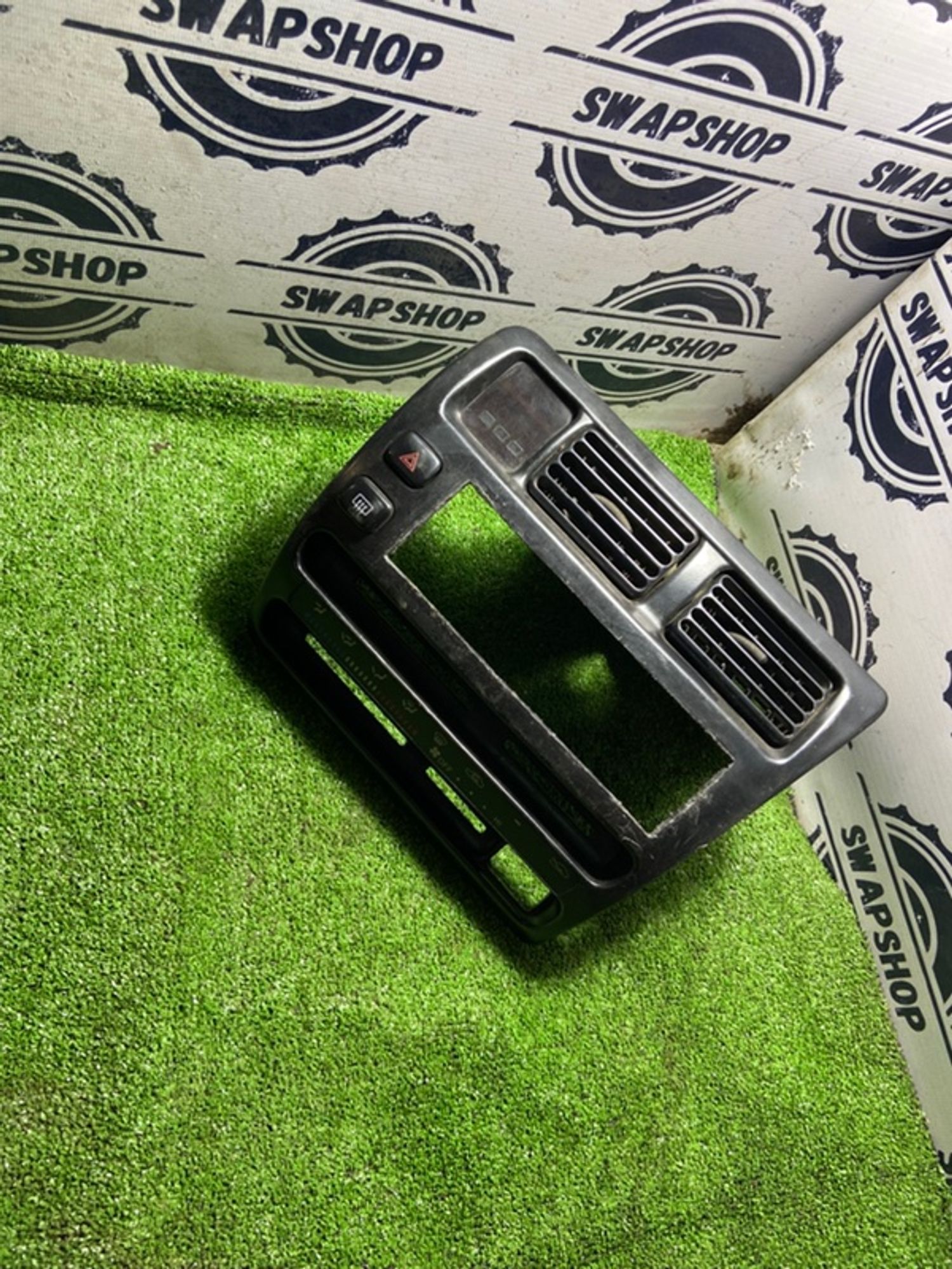 Консоль центральная Toyota sprinter 1992 5540512700 EE101, 1000 рублей, Сосновоборск