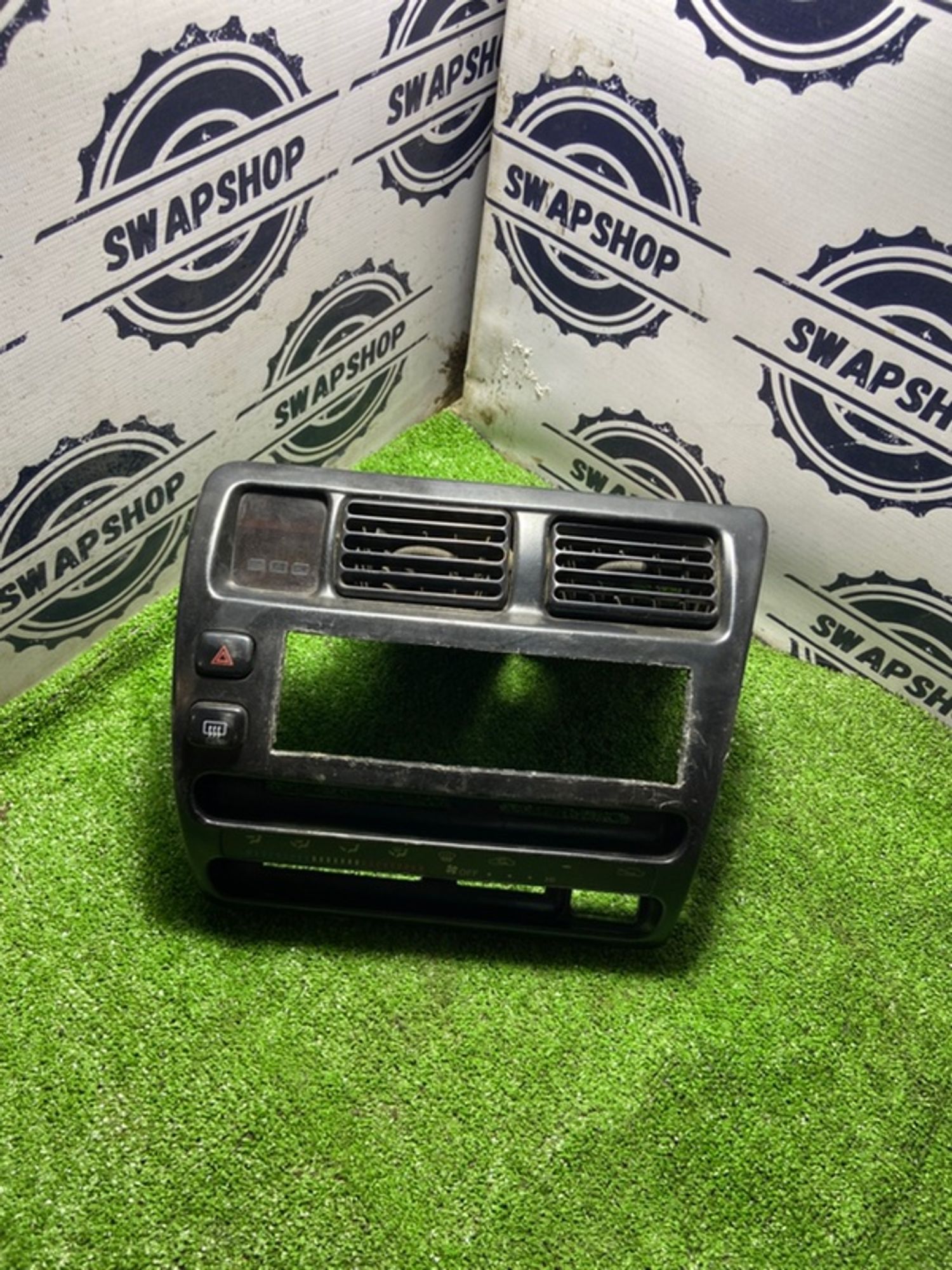 Консоль центральная Toyota sprinter 1992 5540512700 EE101, 1000 рублей, Сосновоборск