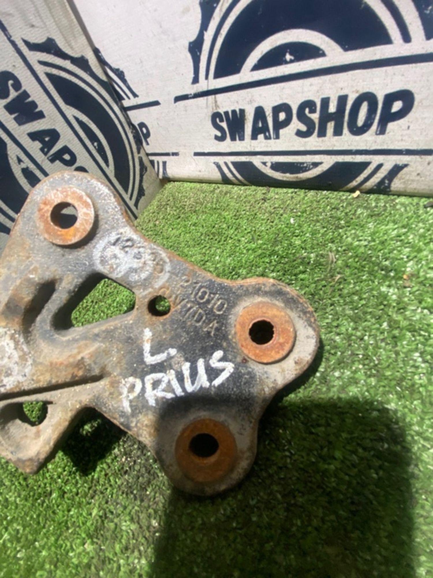 Кронштейн двигателя Toyota prius 2001 1232521010 NHW10 1NZ-FSE, левый, 600 рублей, Сосновоборск