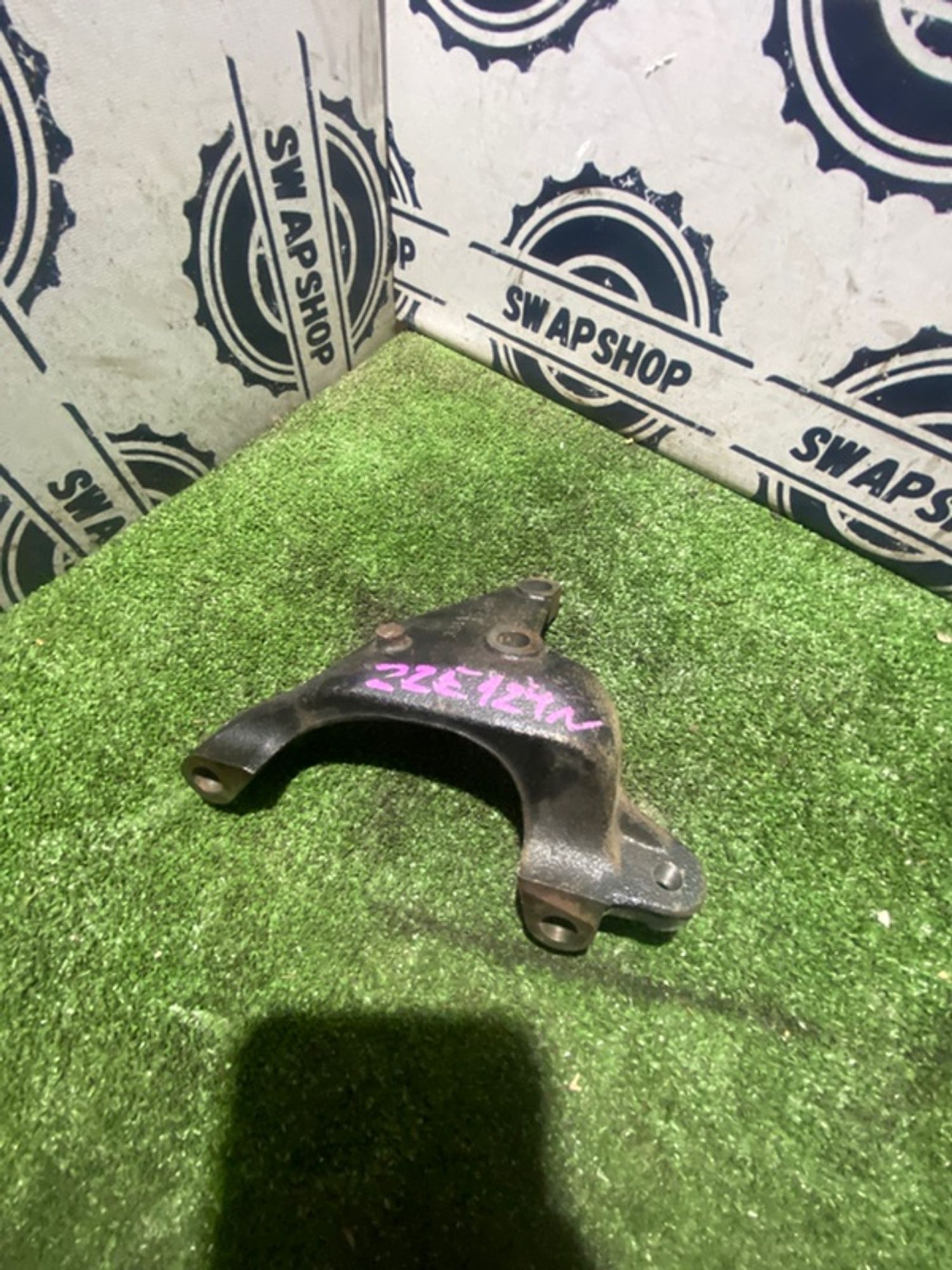 Кронштейн двигателя Toyota corolla spacio 2000 3611812080 ZZE122 1NZ-FE, 600 рублей, Сосновоборск