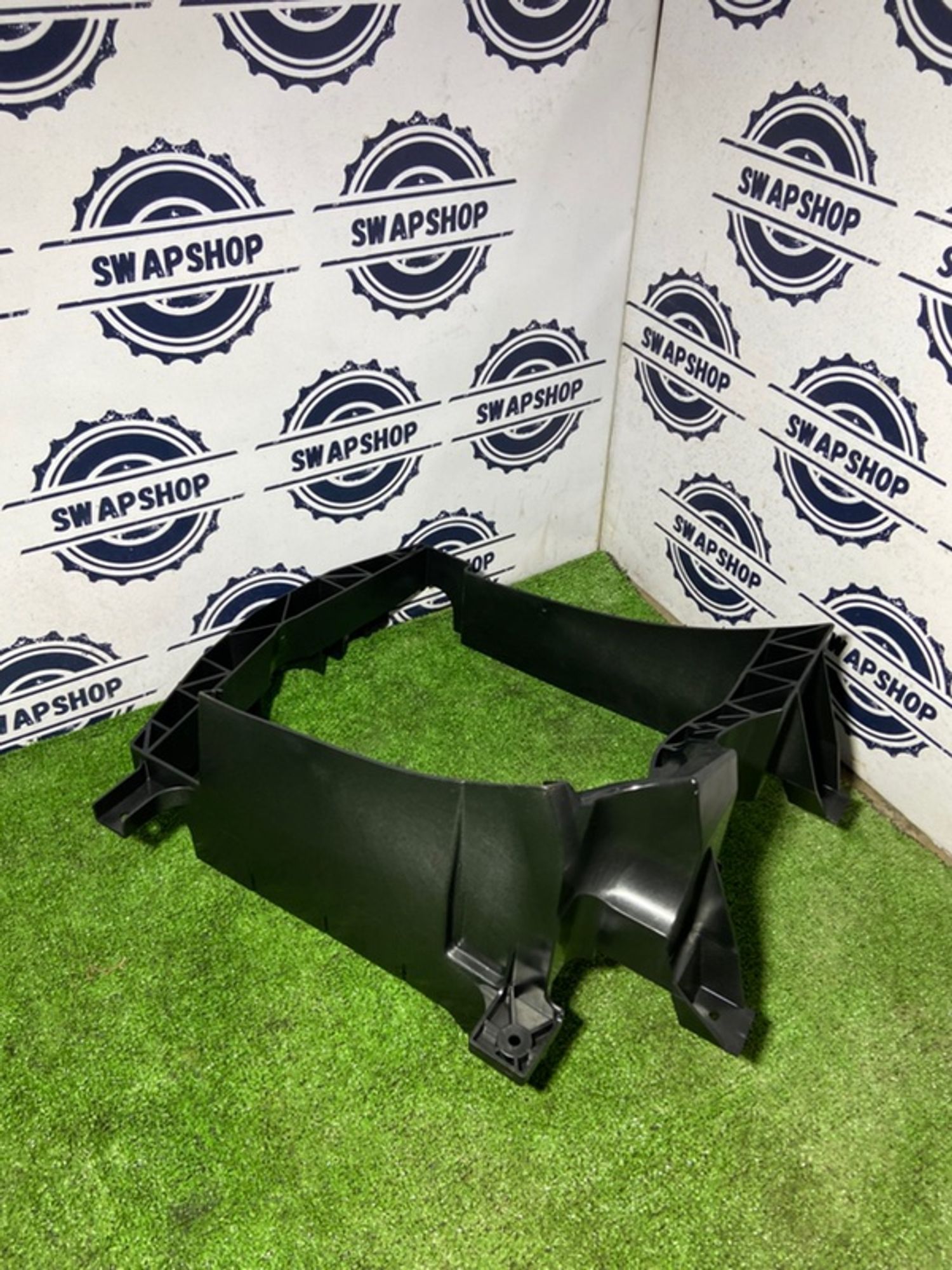 Дефлектор радиатора Land Rover Discovery 5 (L462) 2017-, 7000 рублей, Сосновоборск