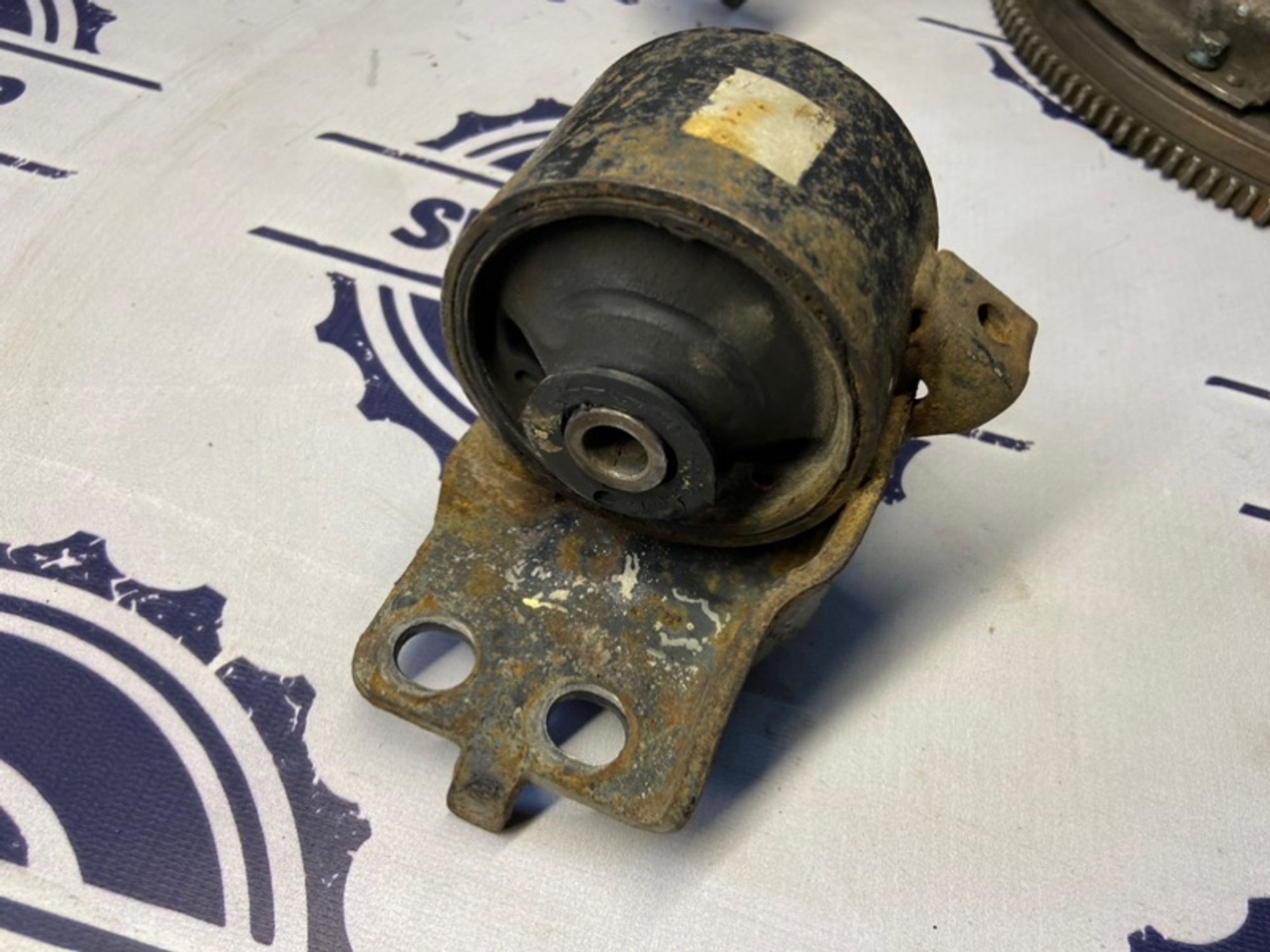 Подушка МКПП Toyota carina ed 1989 1237274360 ST182 3S-FE, 1500 рублей, Сосновоборск