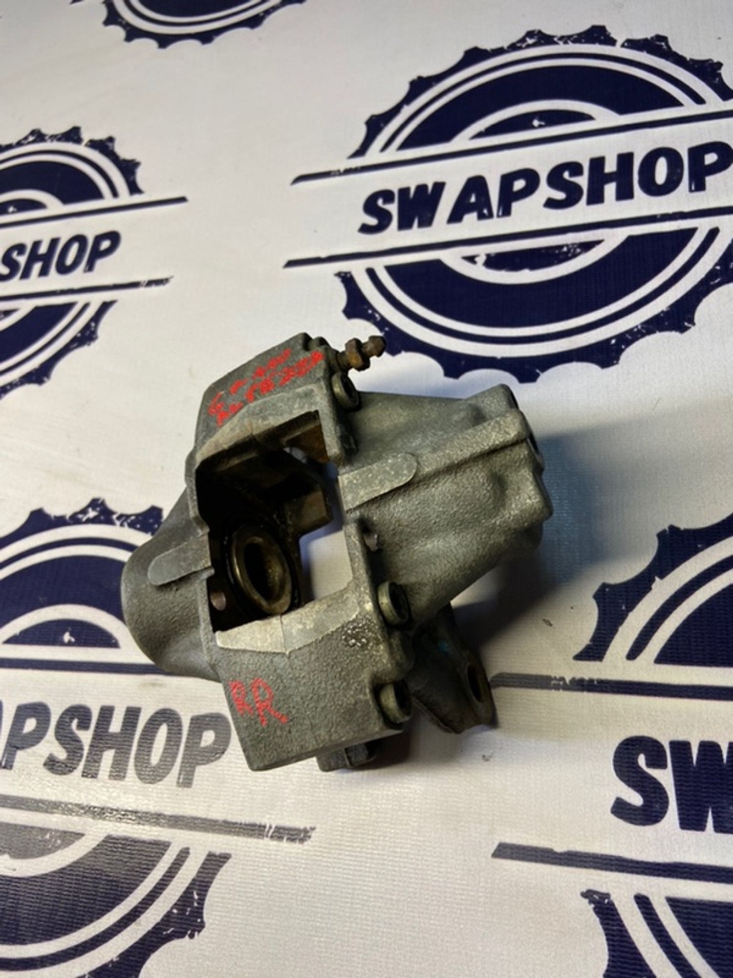 Суппорт тормозной Toyota altezza 2000 4773030480 GXE 1G-FE, задний правый, 1200 рублей, Сосновоборск