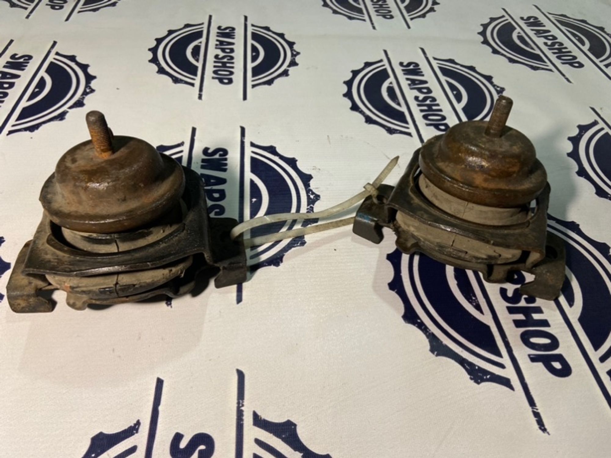 Подушка двигателя Toyota mark2 1990 000011140 LX81 2L, 1000 рублей, Сосновоборск