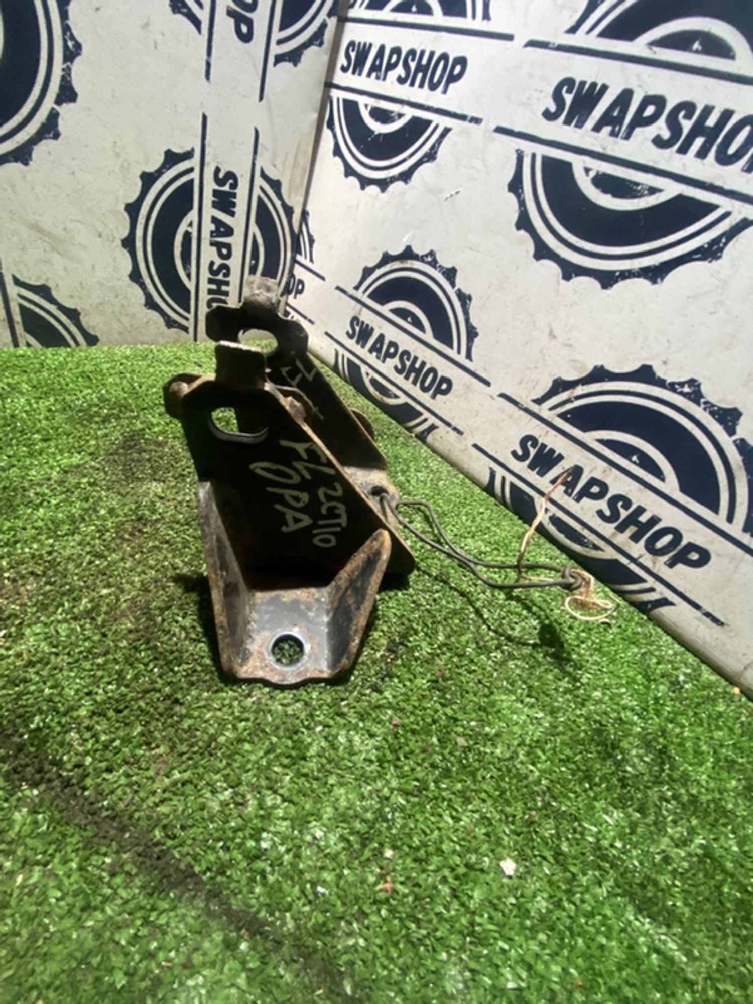 Кронштейн двигателя toyota opa 2000 1230428020 ZCT10 1NZ-FE, 400 рублей, Сосновоборск