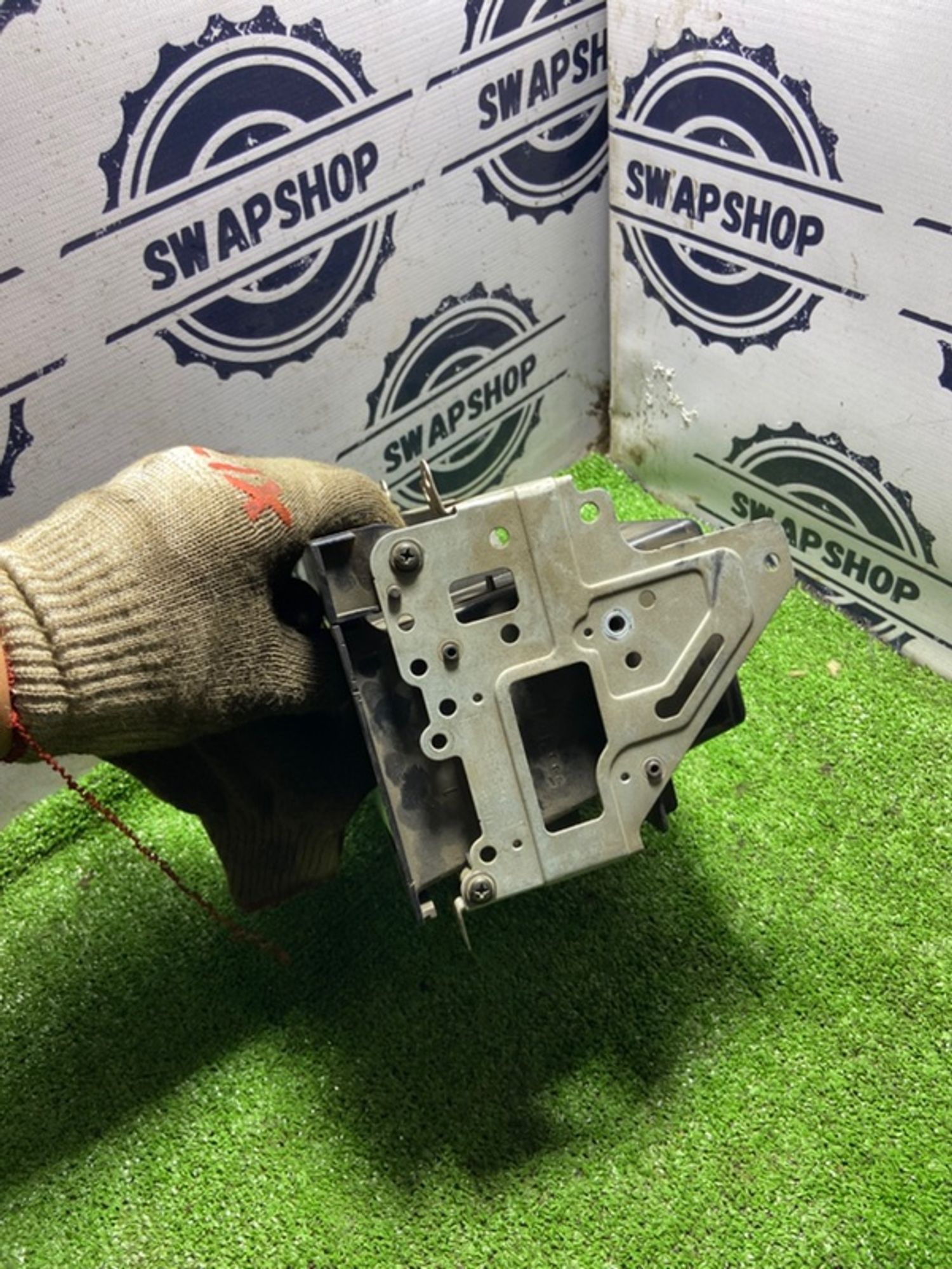 Крепление магнитофона Toyota sprinter 1992 5552116040 EE101, 800 рублей, Сосновоборск