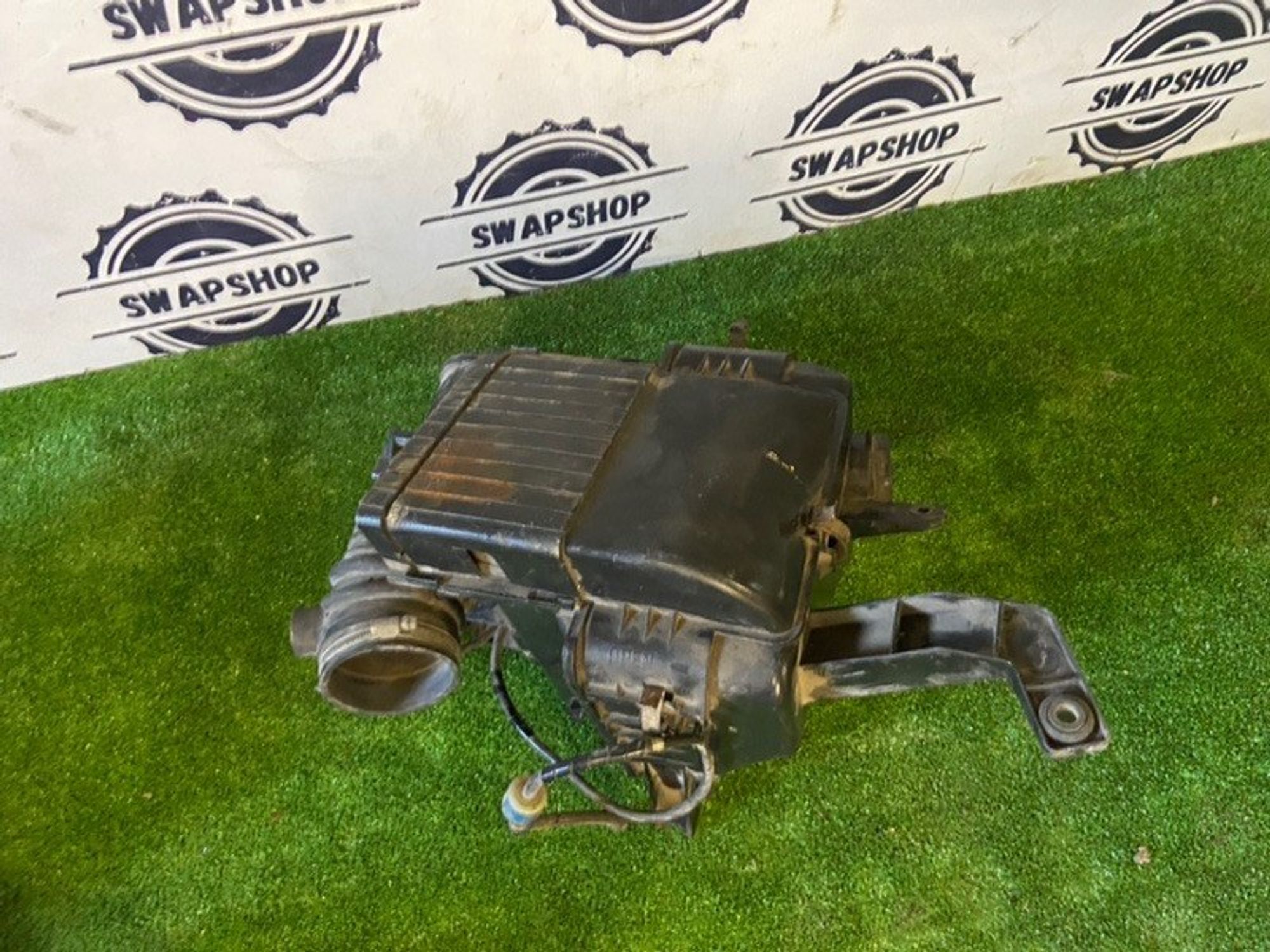 Корпус воздушного фильтра toyota aristo 1994 1770046140 JZS147 2J-GTE, 3000 рублей, Сосновоборск
