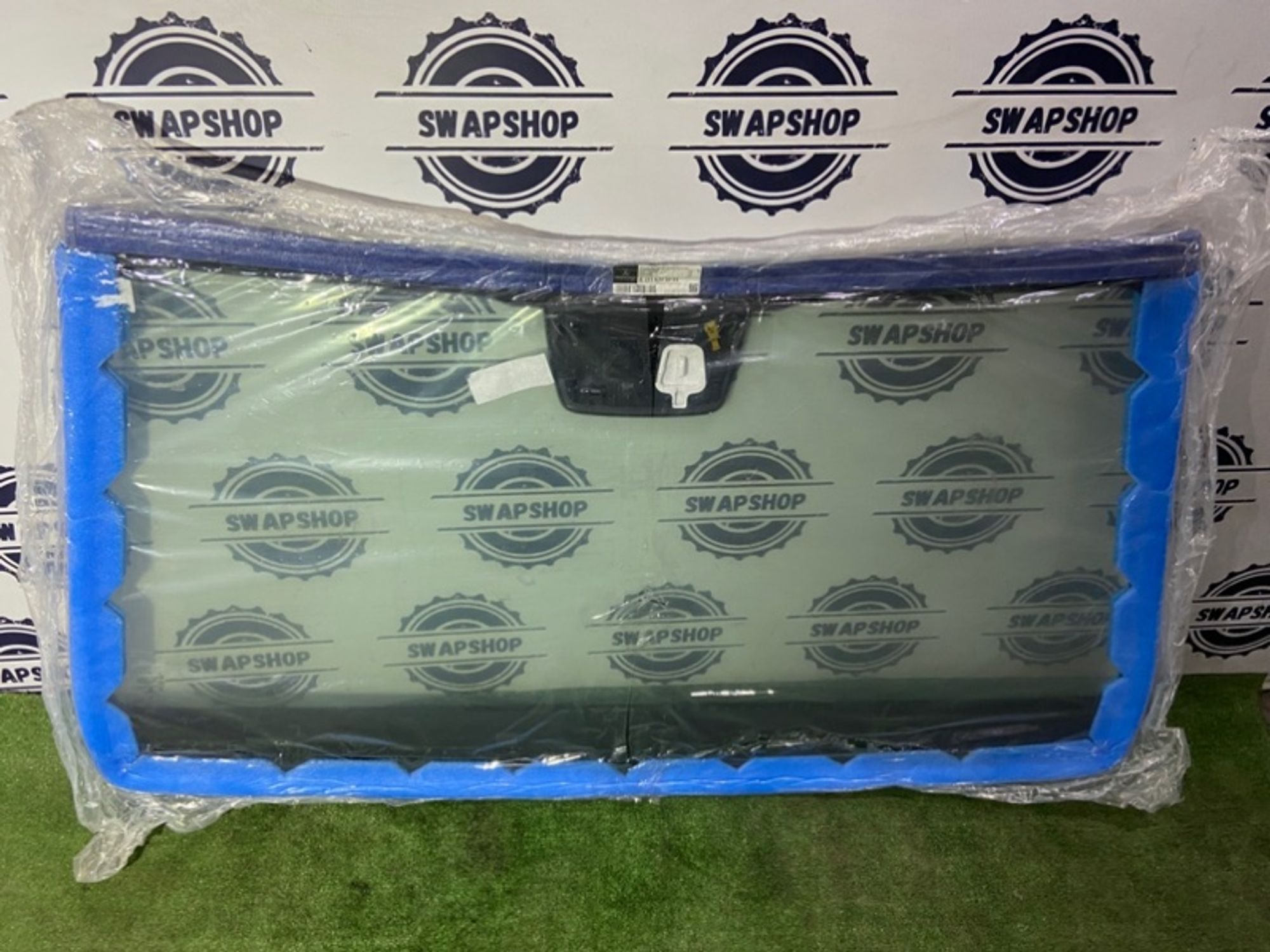 Стекло лобовое Mercedes glc 2017 A2536701001 GLC OM642, 69000 рублей, Сосновоборск