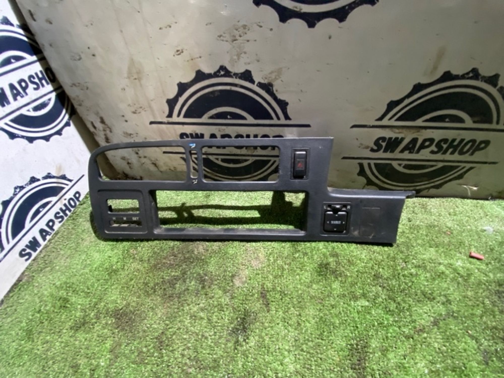 Консоль центральная toyota carina 1991 5540520090 AT170 5A-FE, 1000 рублей, Сосновоборск