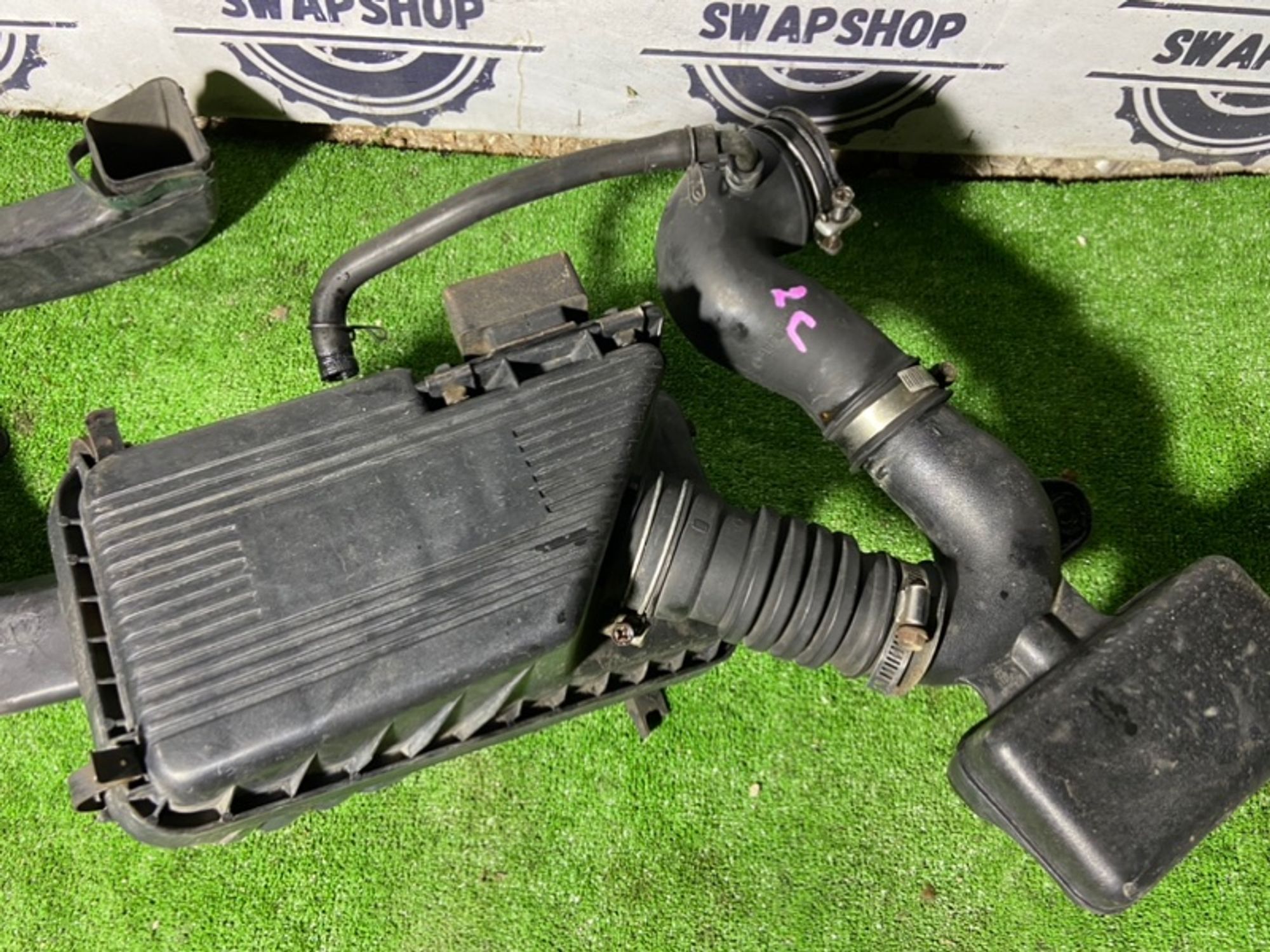 Корпус воздушного фильтра Toyota sprinter 1991 1770064270 CE100 2C, 1800 рублей, Сосновоборск