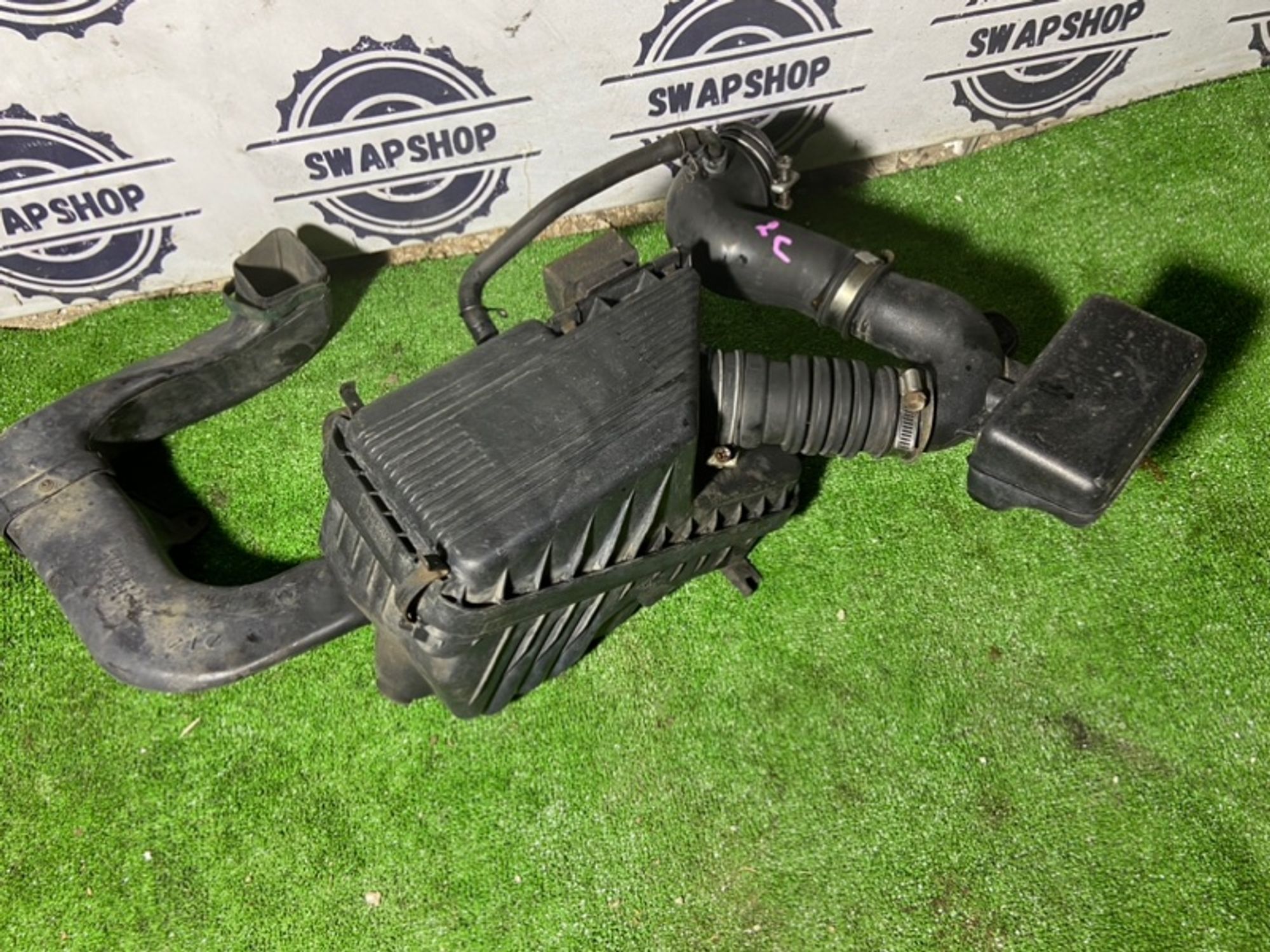 Корпус воздушного фильтра Toyota sprinter 1991 1770064270 CE100 2C, 1800 рублей, Сосновоборск