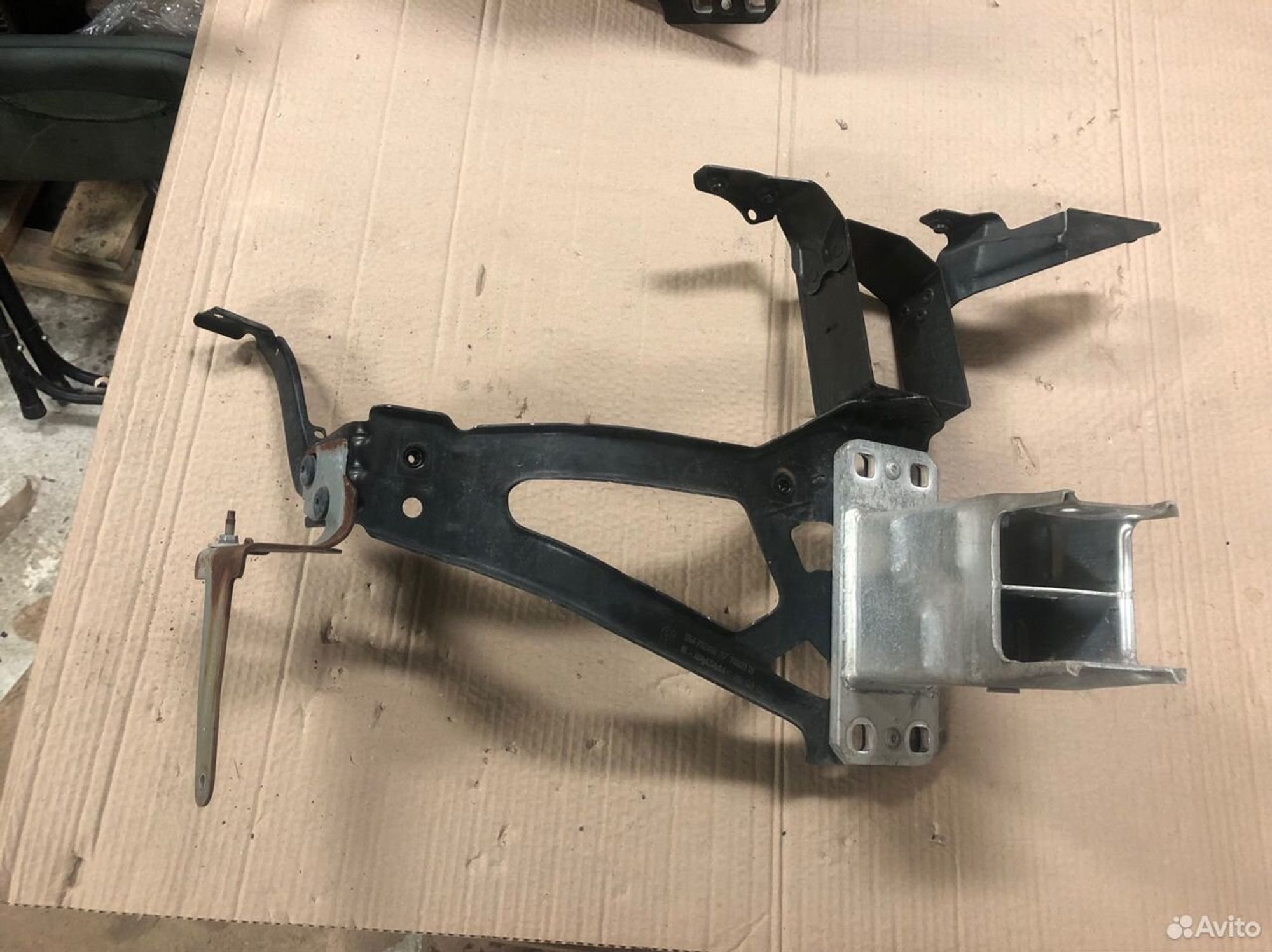 Кронштейн фары правый bmw 5 Е60 с усилителем, 4000 рублей, Москва